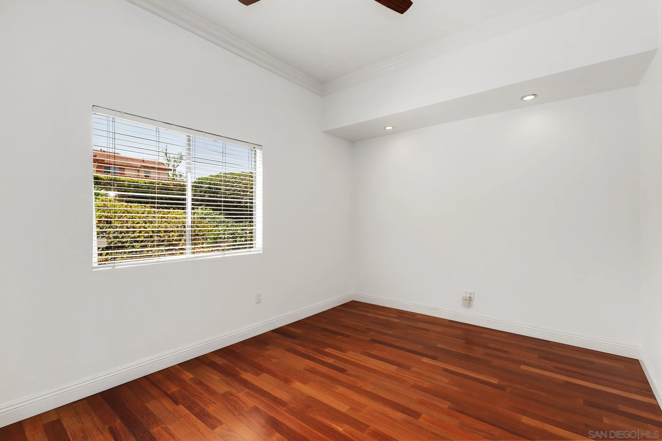 Photo #10: 250033554 Listing: Photo #10