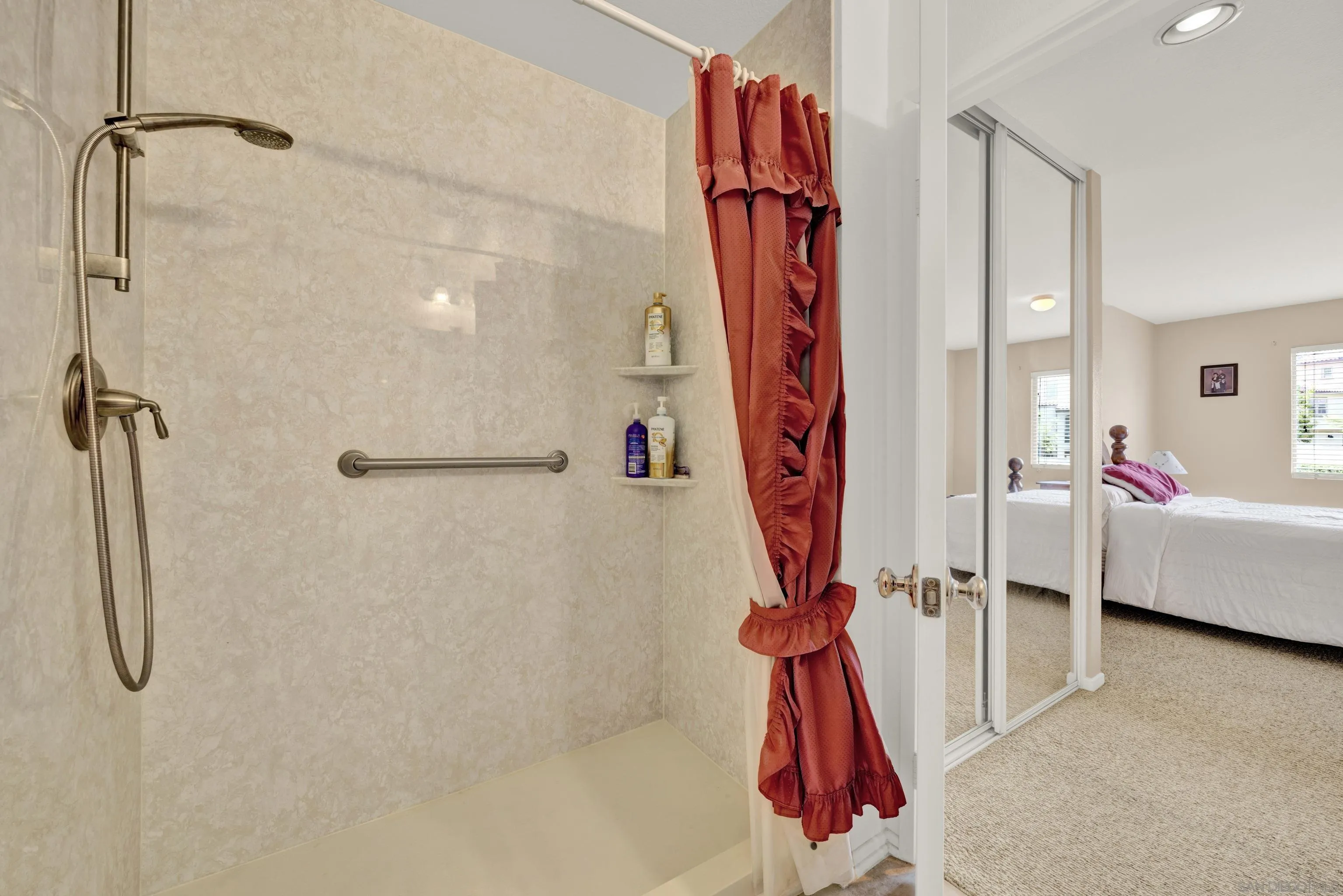 Photo #6: 250033559 Listing 
