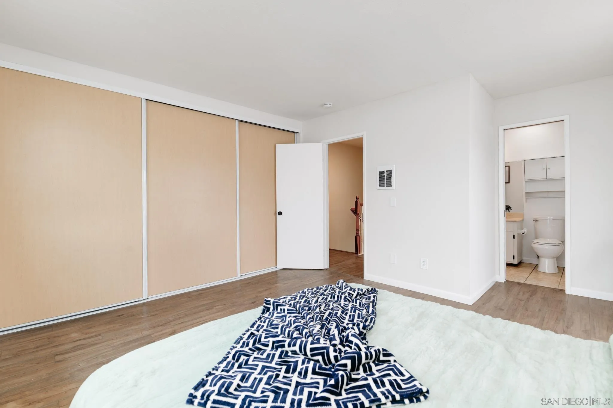 Photo #15: 250033566 Listing: Photo #15