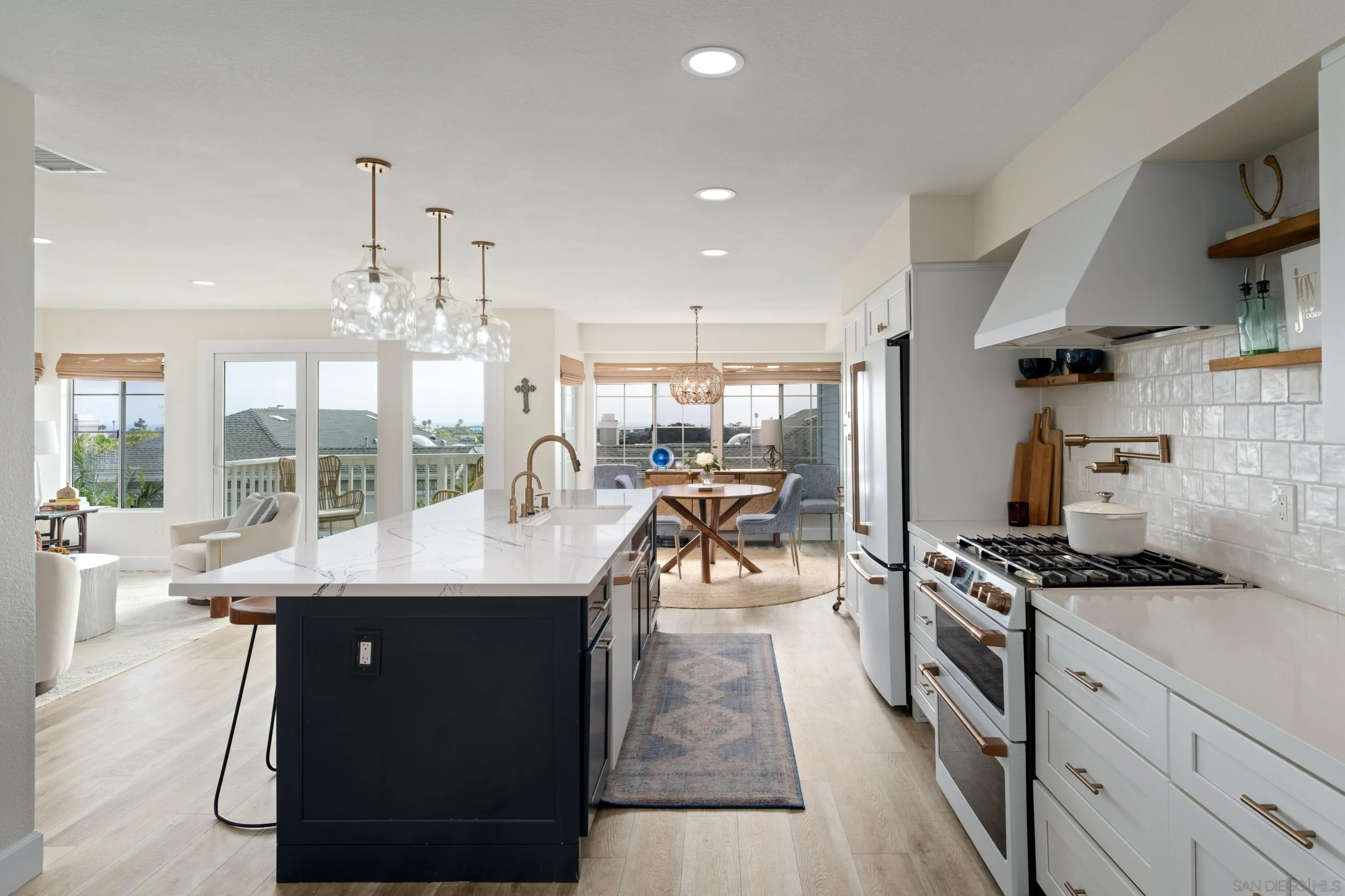 Photo #10: 250033568 Listing: Photo #10