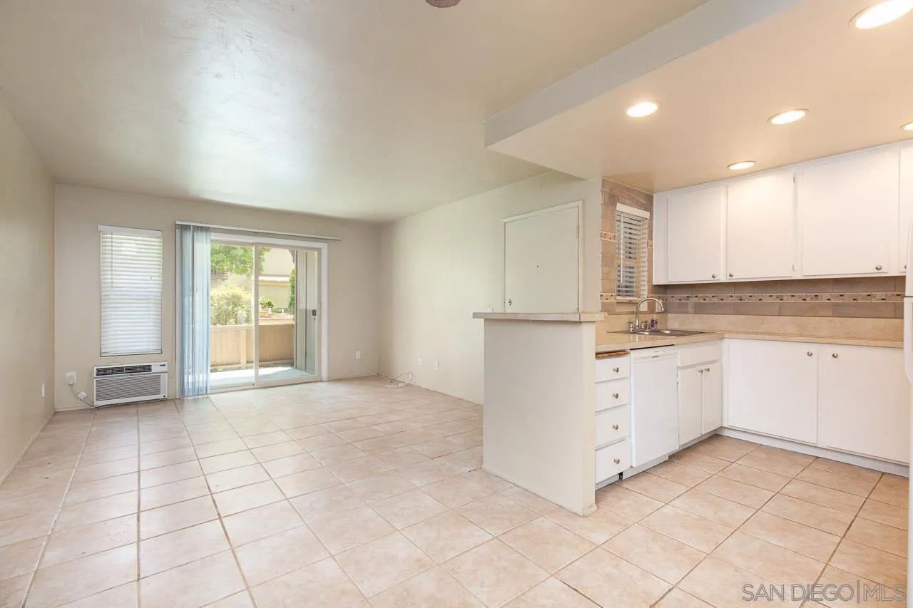 Photo #5: 250033570 Listing 