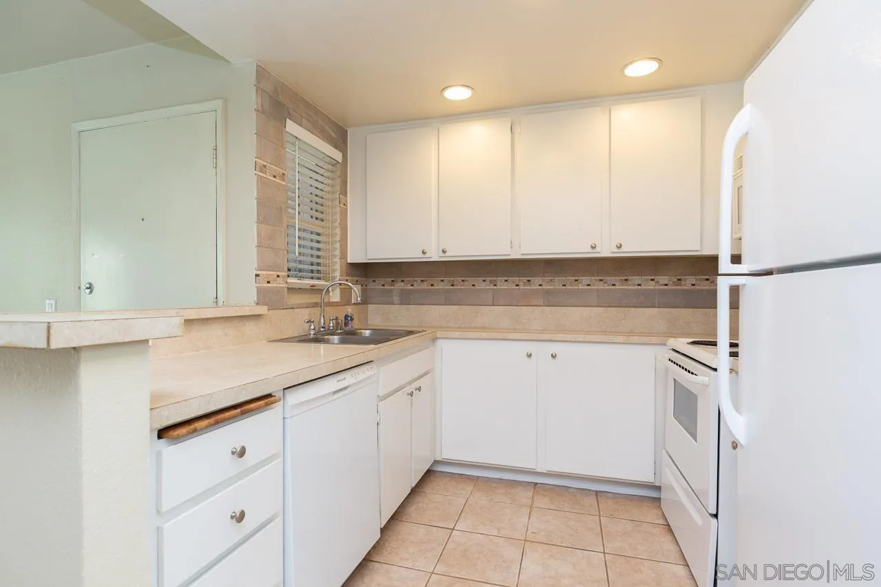 Photo #2: 250033570 Listing 