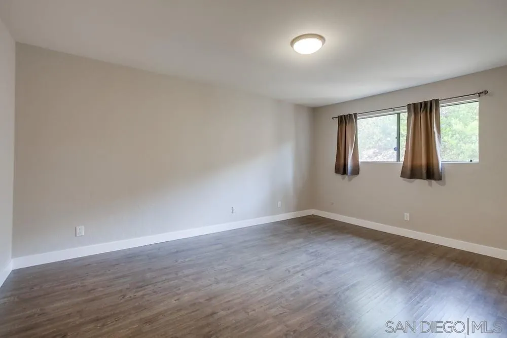 Photo #27: 250033571 Listing: Photo #27