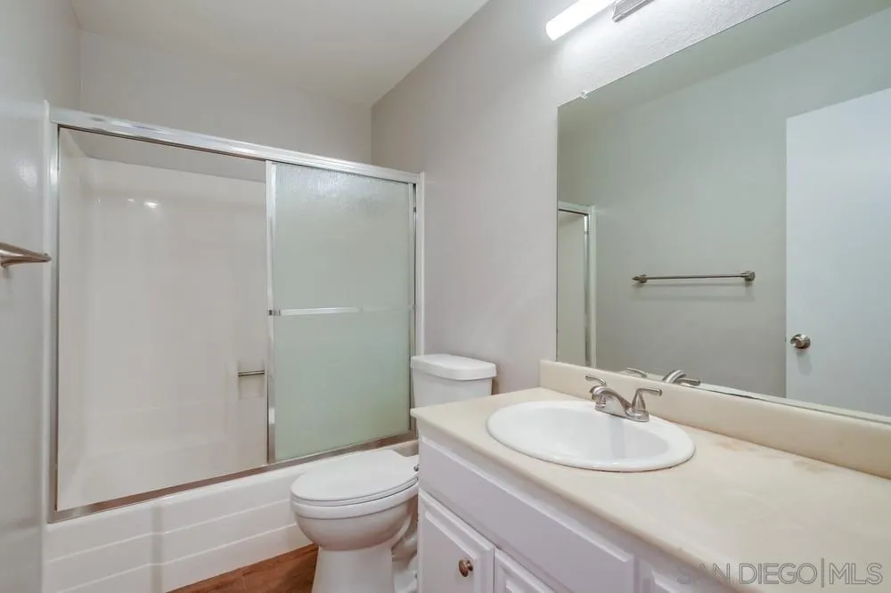 Photo #23: 250033571 Listing: Photo #23