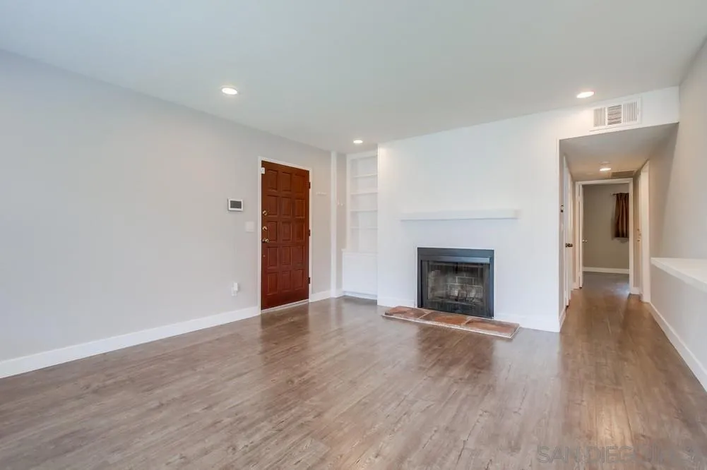Photo #8: 250033571 Listing: Photo #8