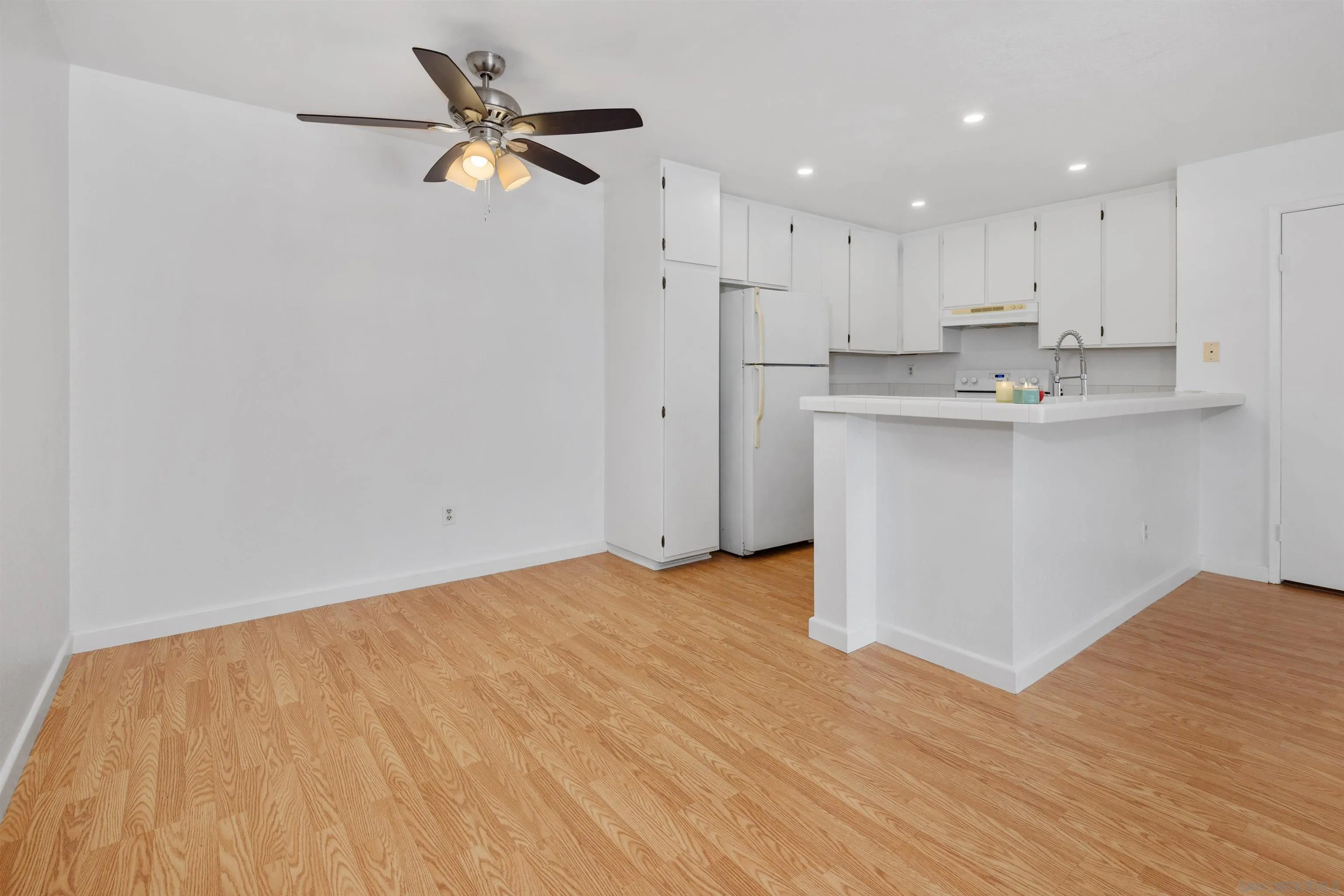 Photo #6: 250033575 Listing 