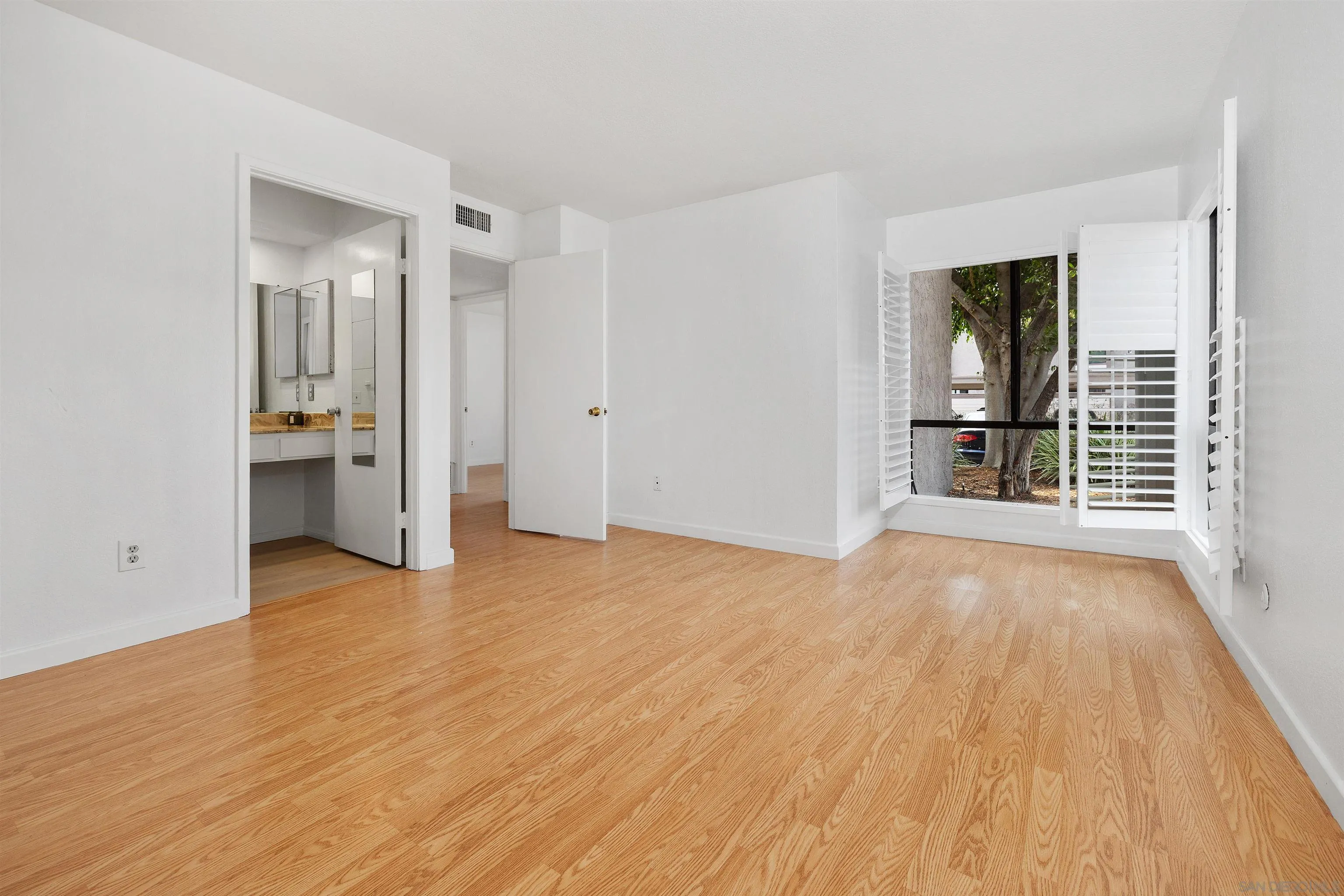Photo #17: 250033575 Listing: Photo #17