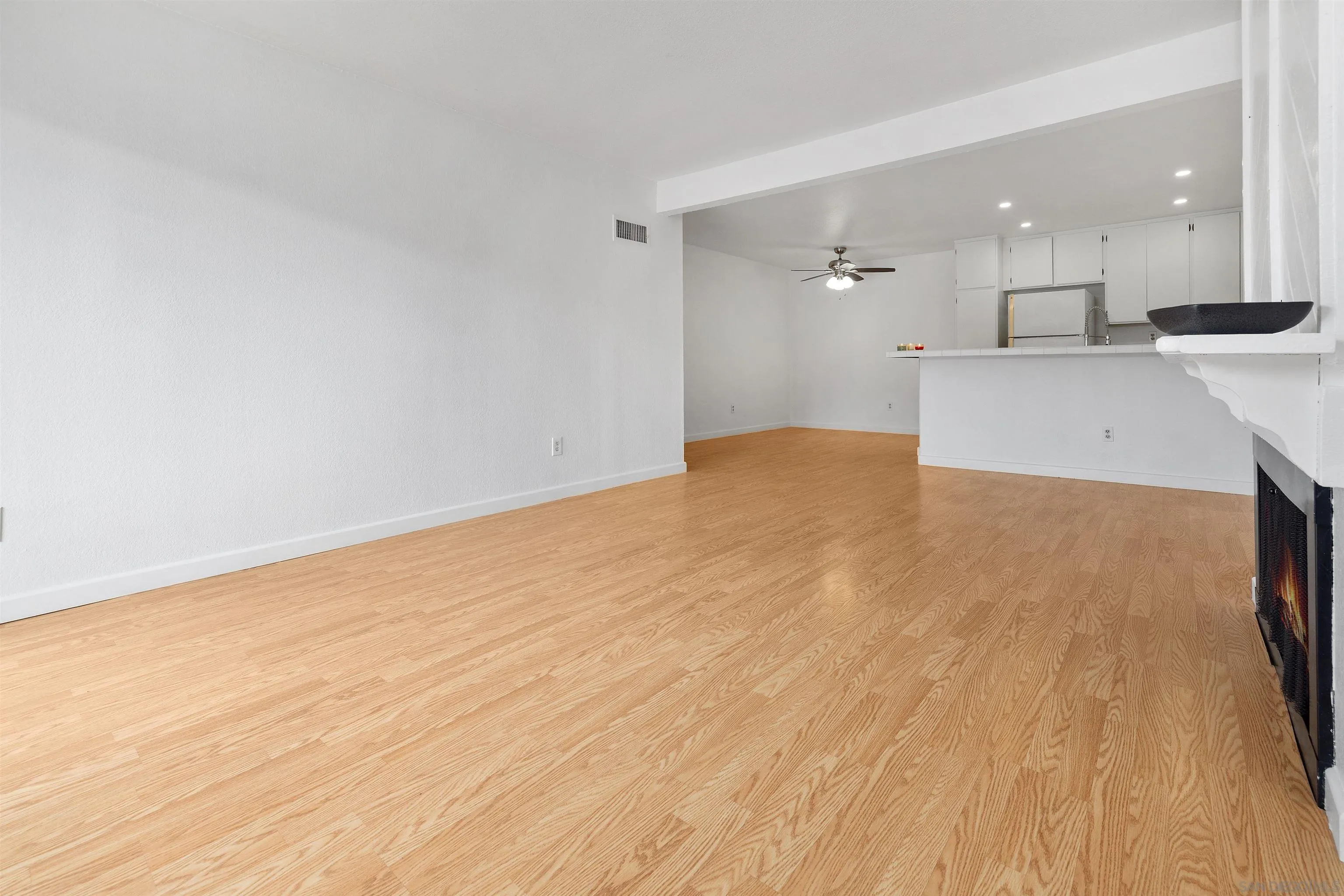 Photo #2: 250033575 Listing 