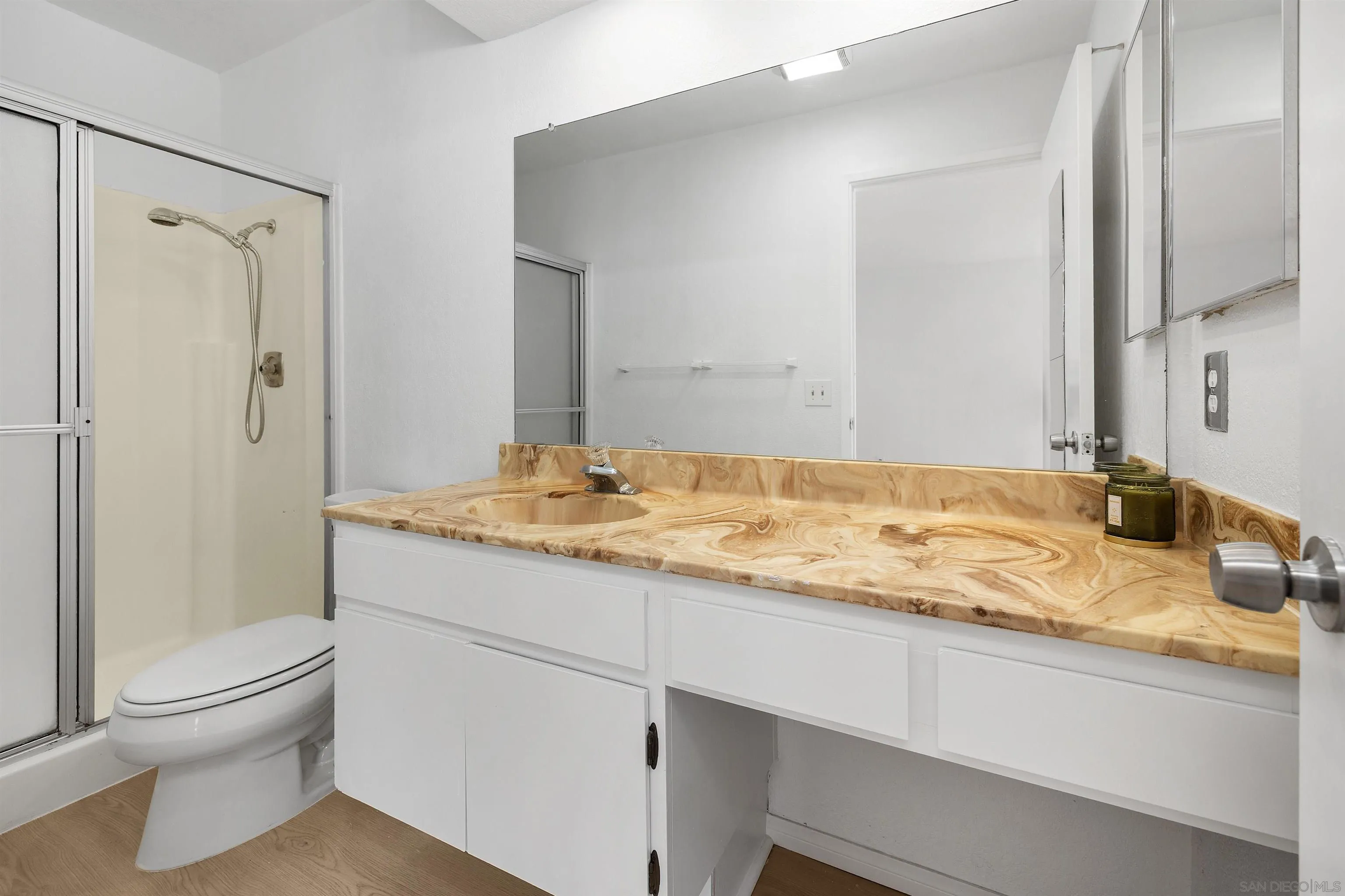 Photo #19: 250033575 Listing: Photo #19