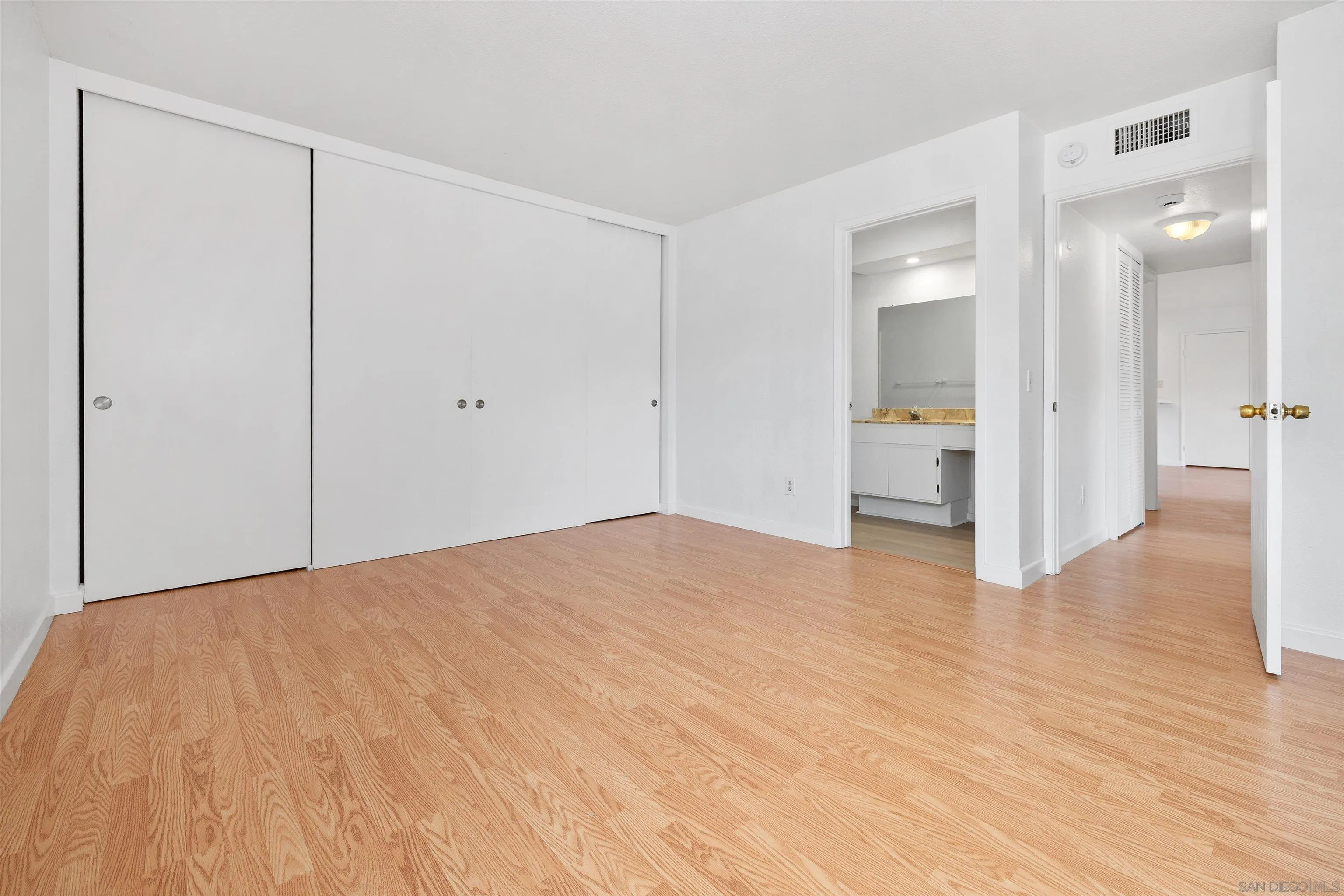 Photo #18: 250033575 Listing: Photo #18