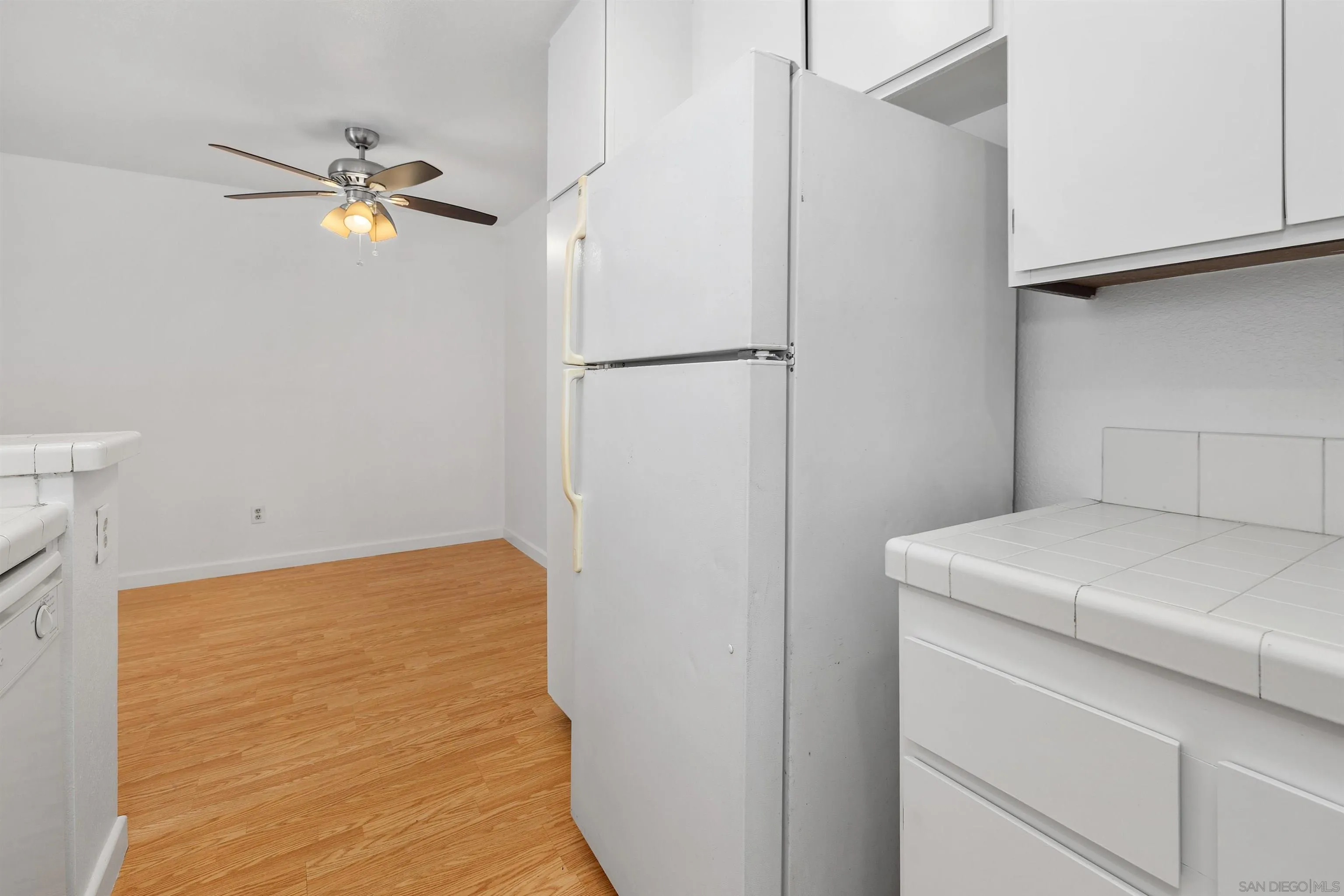Photo #12: 250033575 Listing: Photo #12