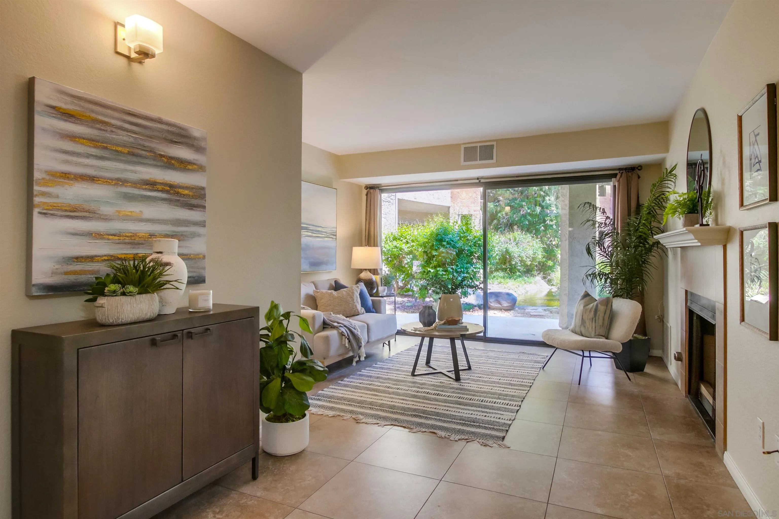 Photo #3: 250033576 Listing 