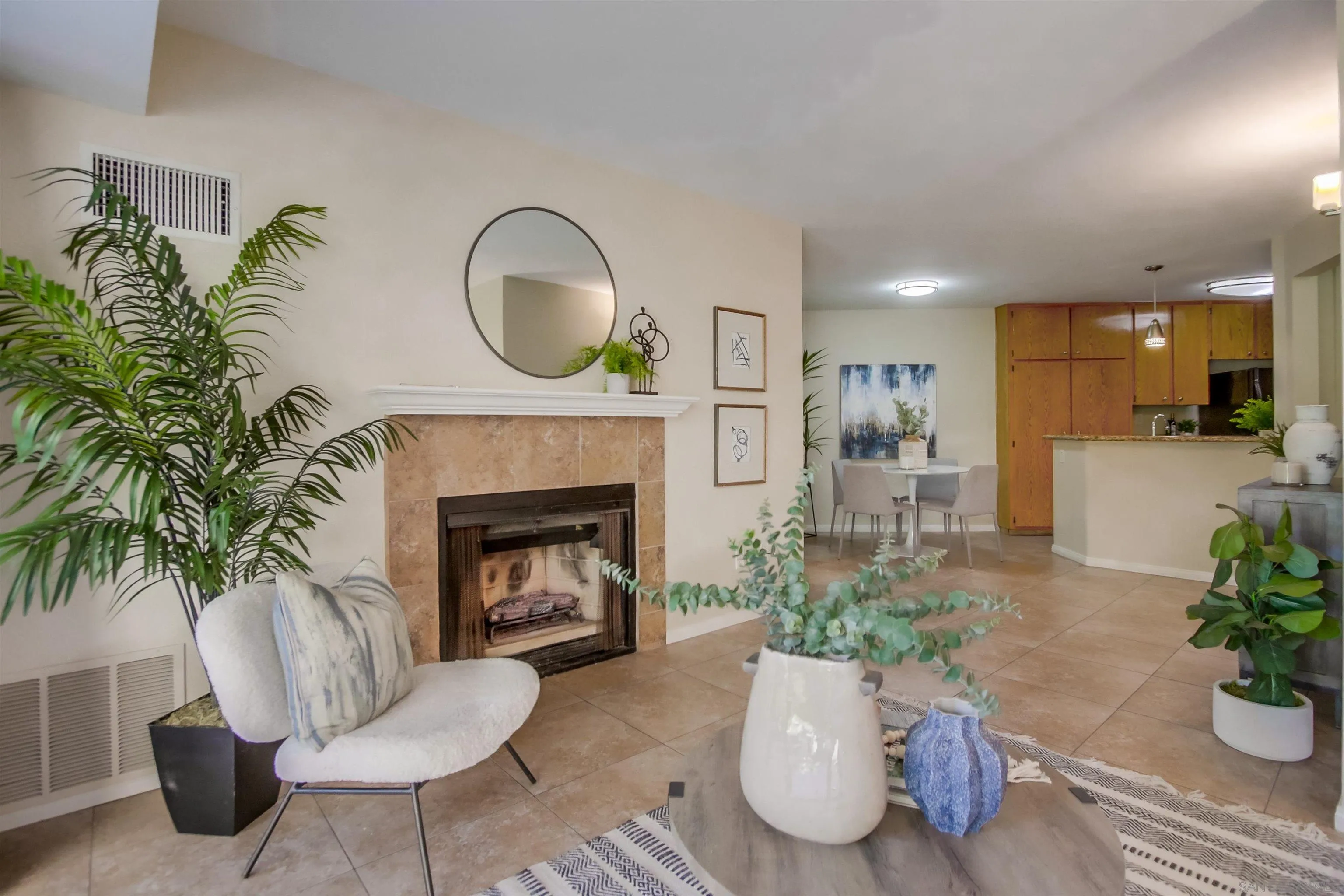 Photo #4: 250033576 Listing 
