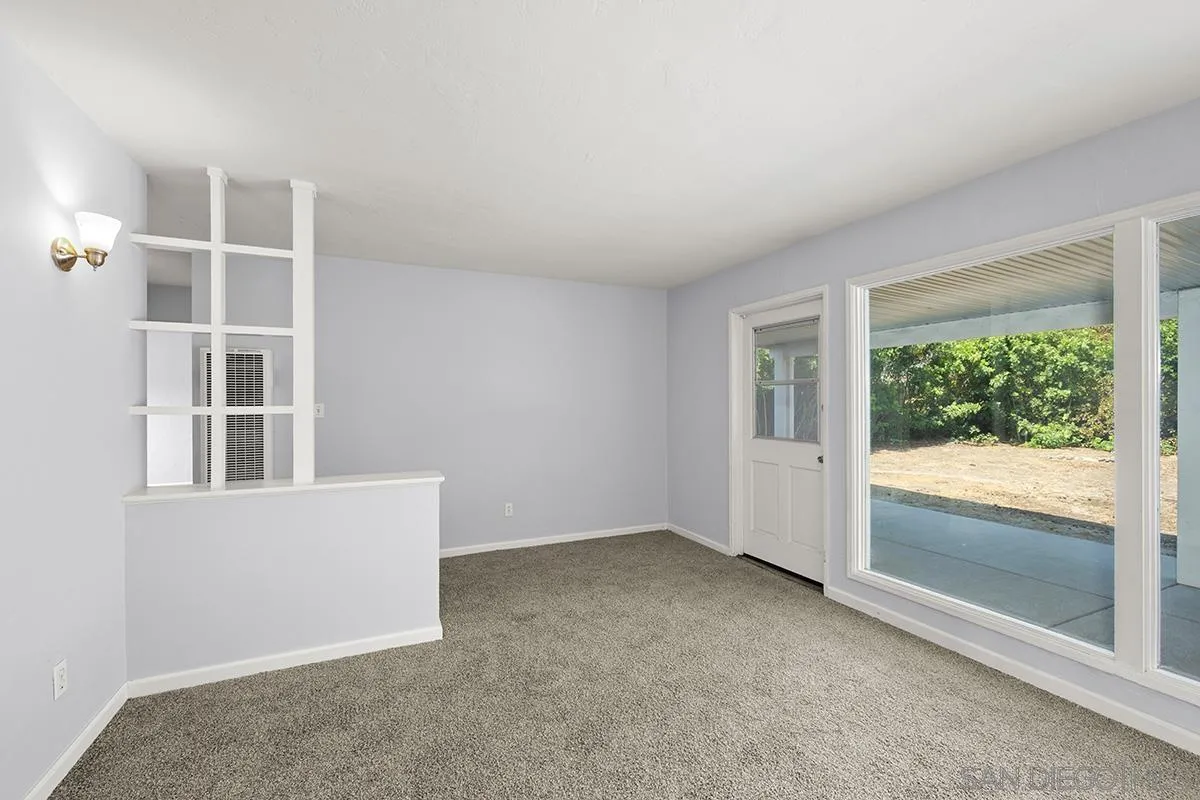 https://cdn.realtyfeed.com/cdn/127/250033589/02615ca6b75ab0a0657bea44c2c868f5.webp