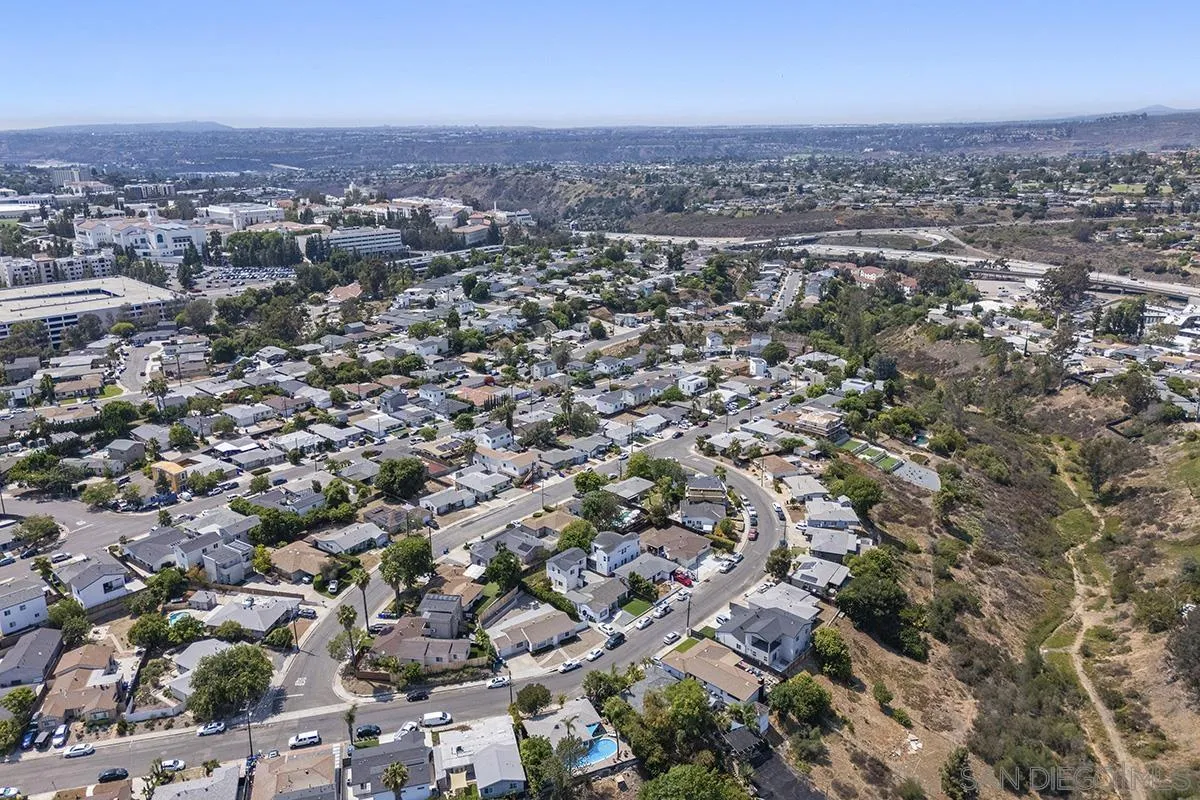https://cdn.realtyfeed.com/cdn/127/250033589/d5f11f21008840424a49e61e5282a15f.webp