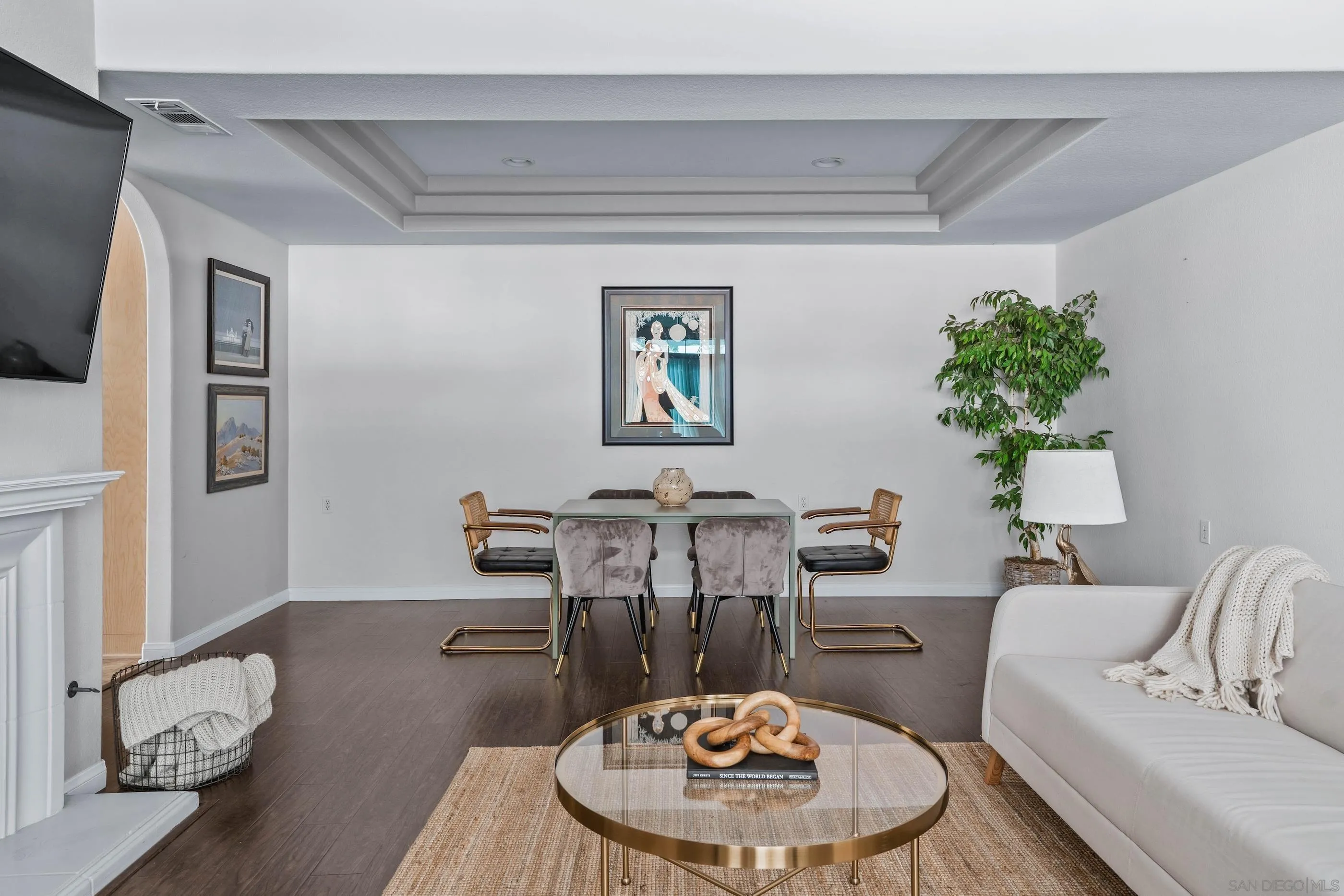 Photo #2: 250033597 Listing 