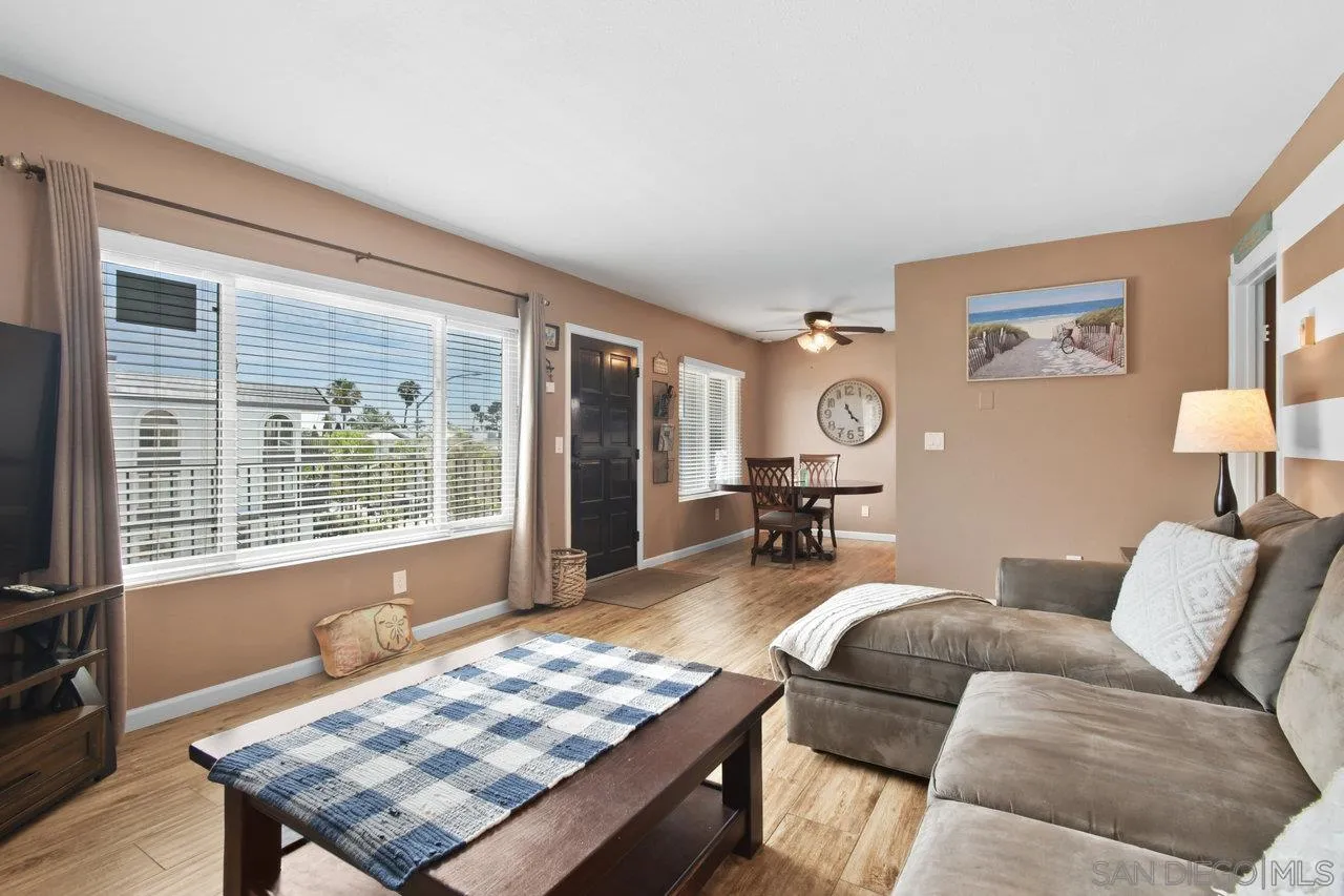 Photo #6: 250033608 Listing 
