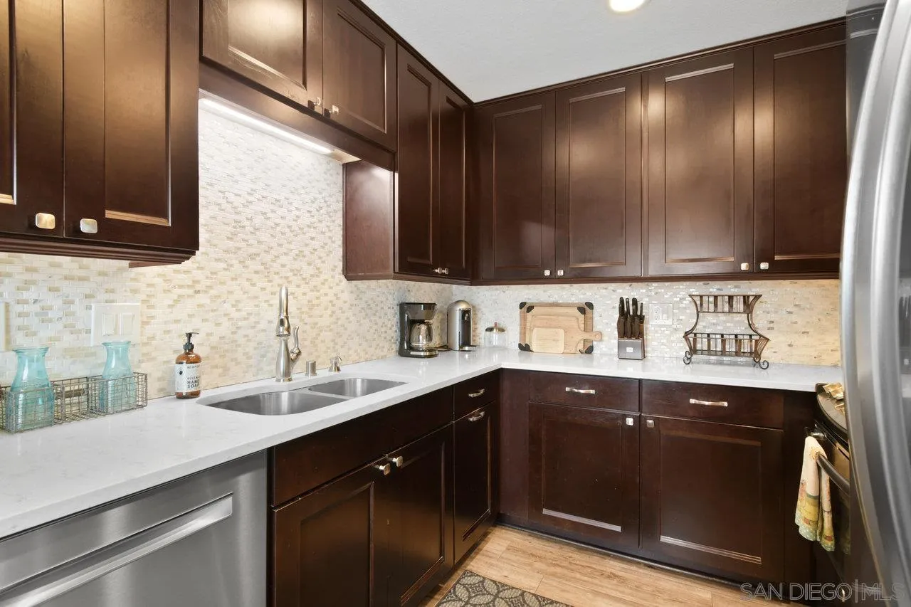 Photo #10: 250033608 Listing: Photo #10