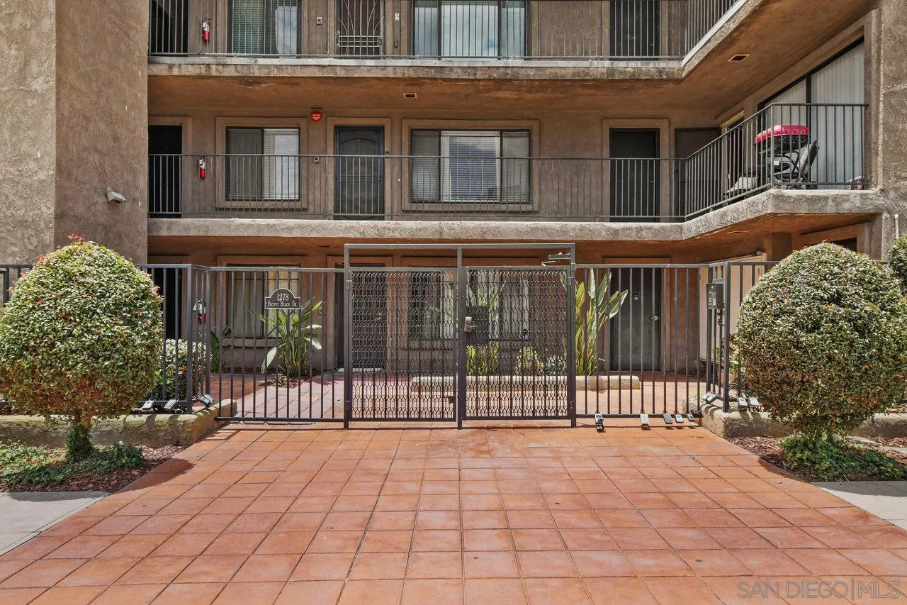 Photo #3: 250033608 Listing 