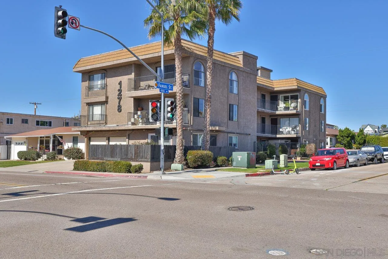 Photo #2: 250033608 Listing 