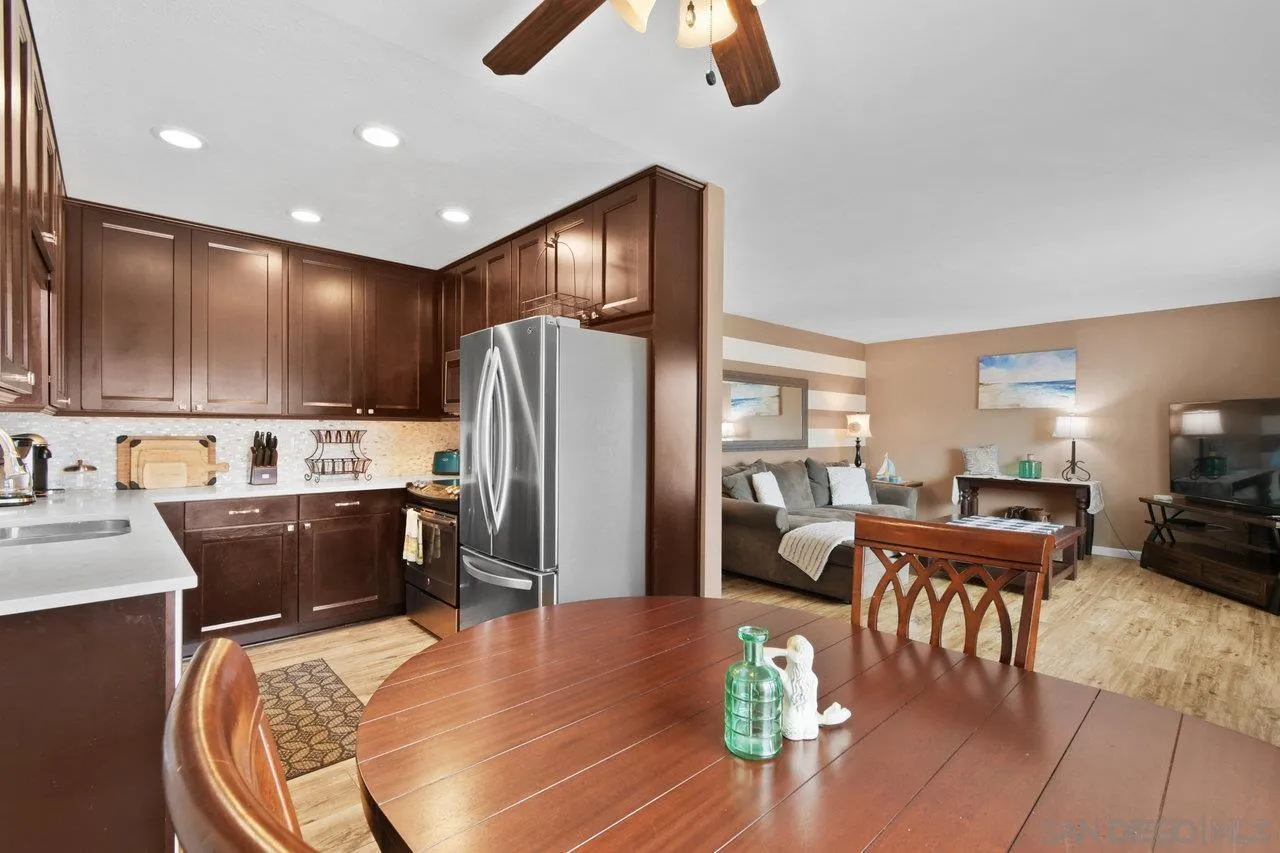 Photo #8: 250033608 Listing: Photo #8