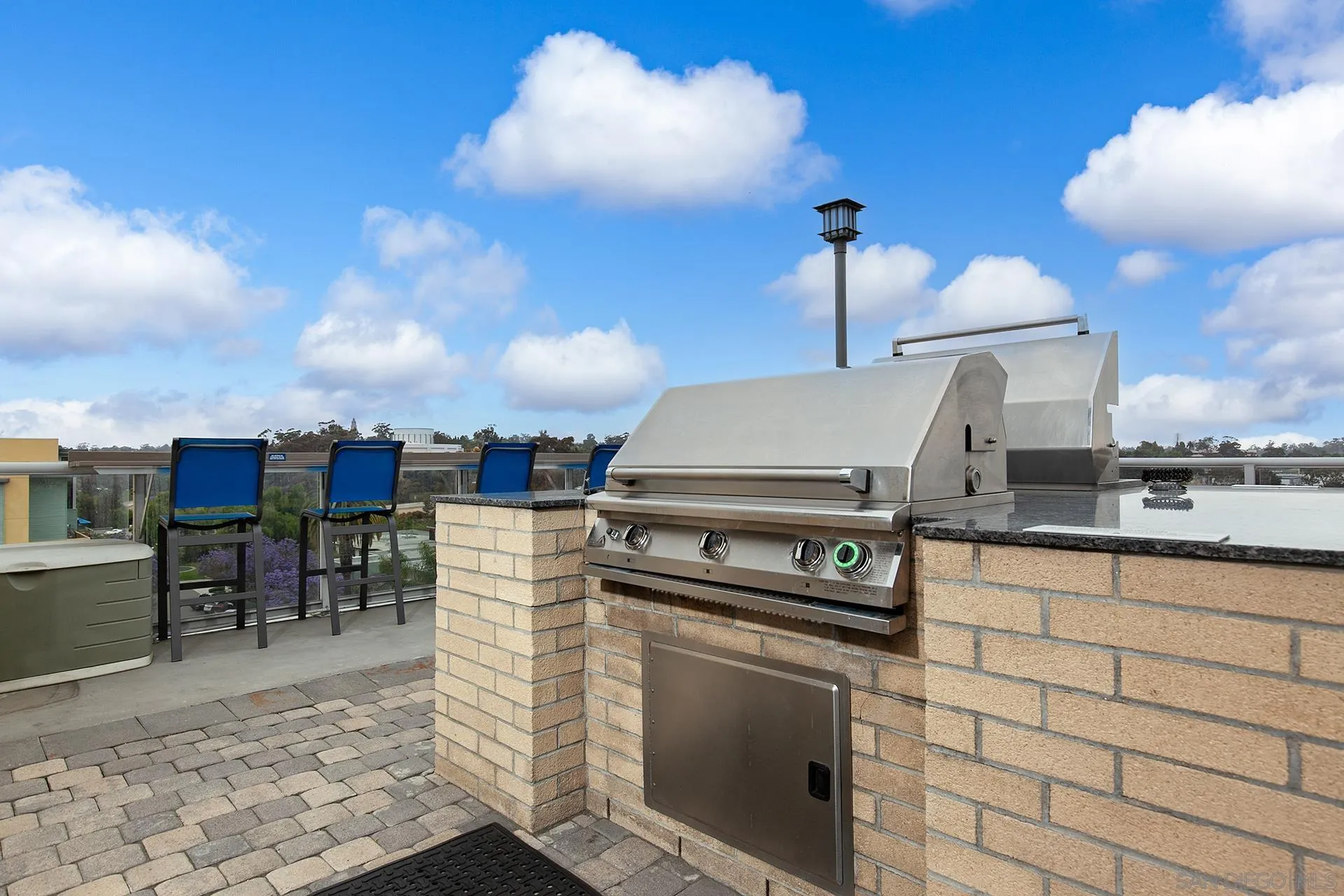 https://cdn.realtyfeed.com/cdn/127/250033611/2b490e7d5a6fde3e39251c95384160c3.webp
