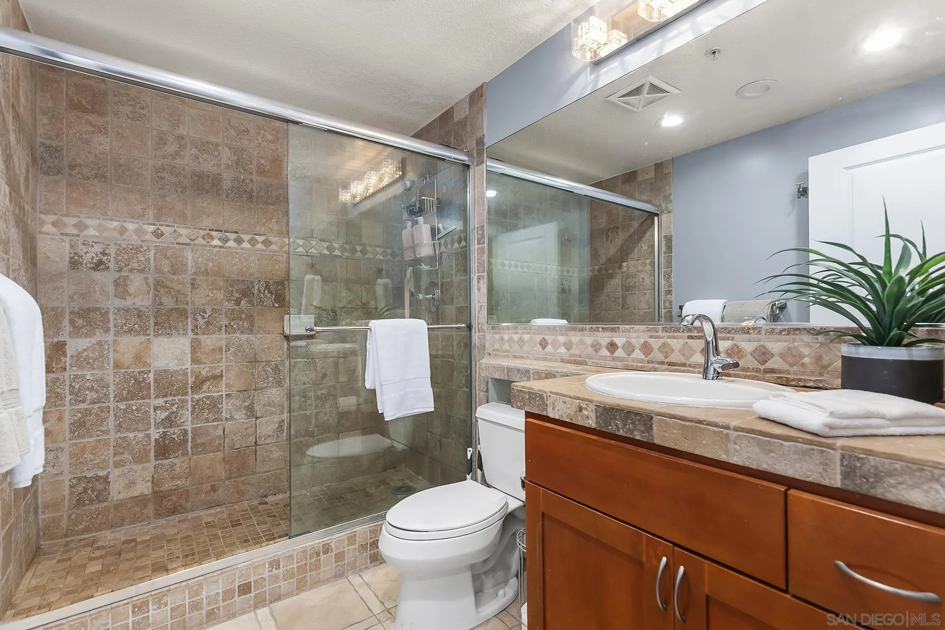 Photo #14: 250033611 Listing: Photo #14