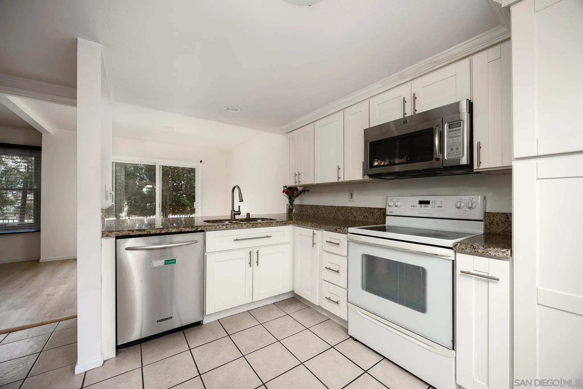 Photo #15: 250033613 Listing: Photo #15