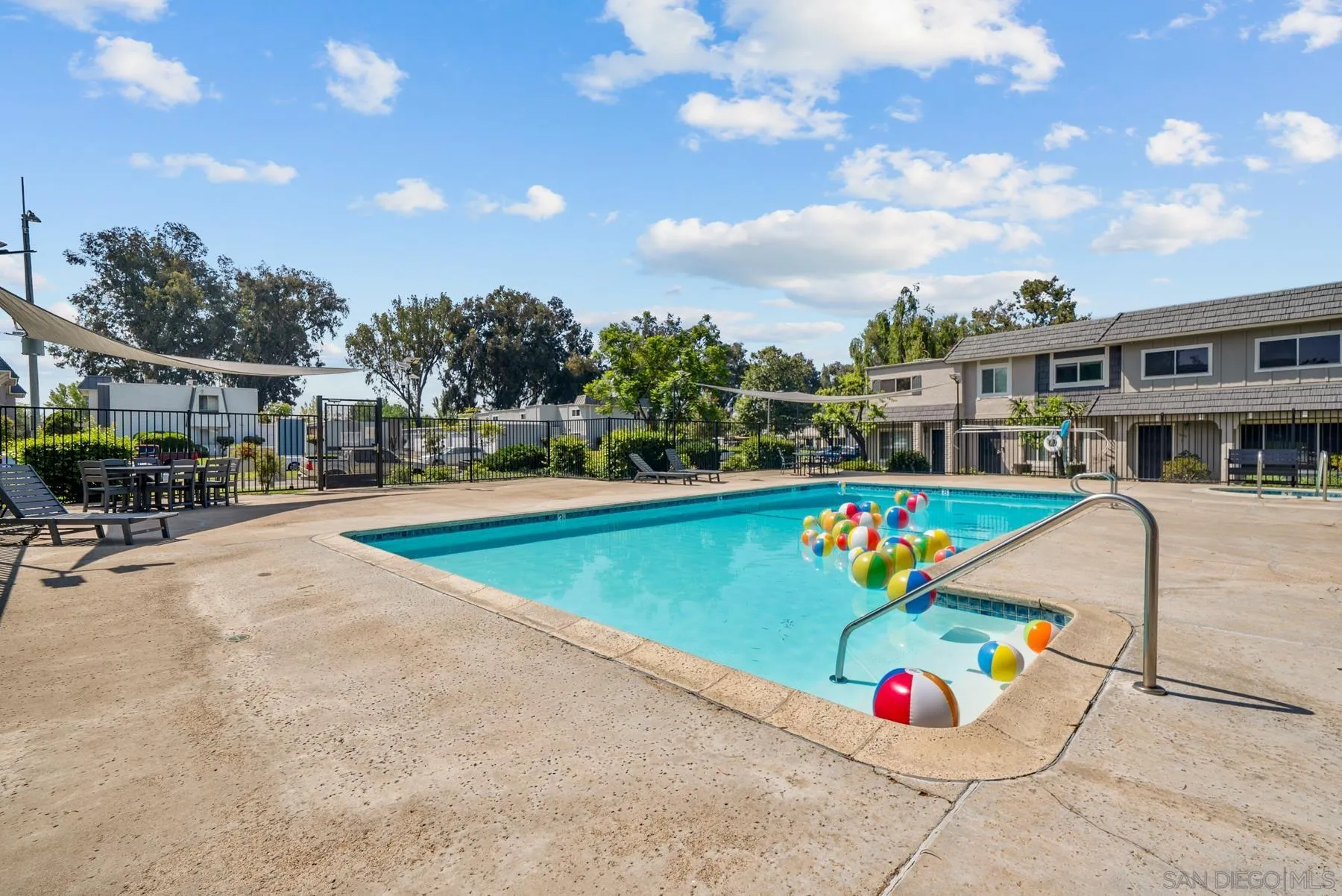 https://cdn.realtyfeed.com/cdn/127/250033614/0dfce69d46fe463c5fa03ea99faecc15.webp