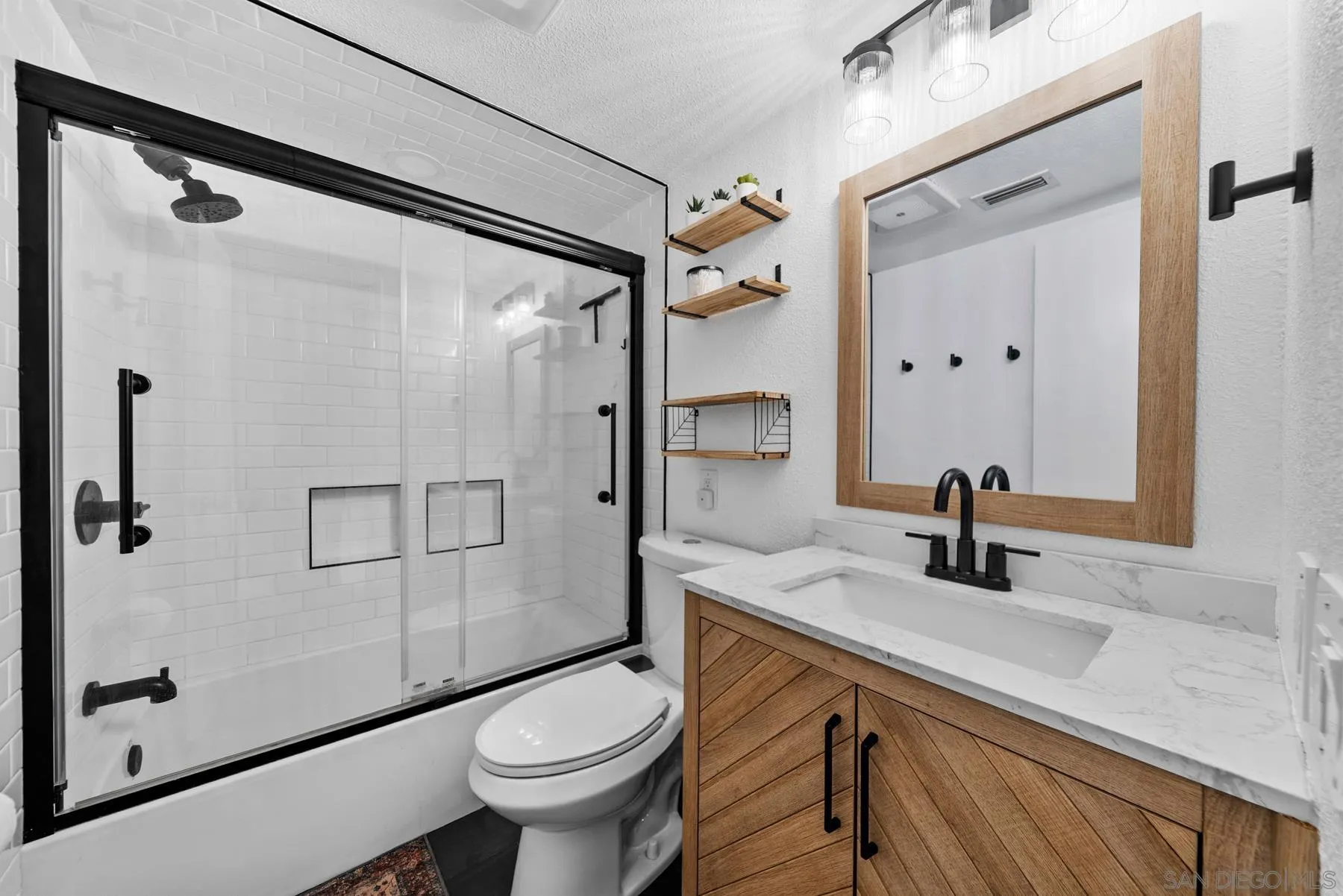 https://cdn.realtyfeed.com/cdn/127/250033614/4738c73a839bc4dd5cab2d8b512fcb11.webp