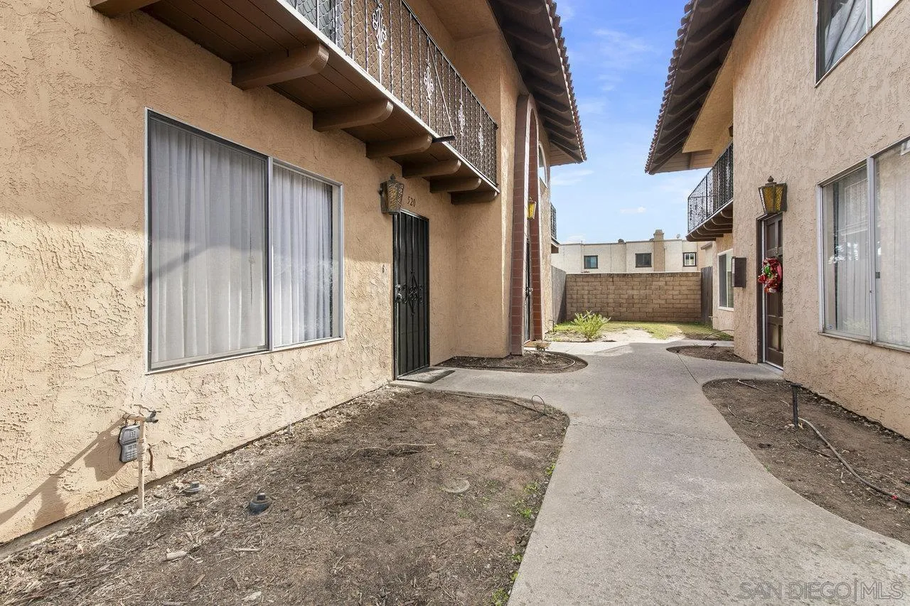 Photo #2: 250033630 Listing 