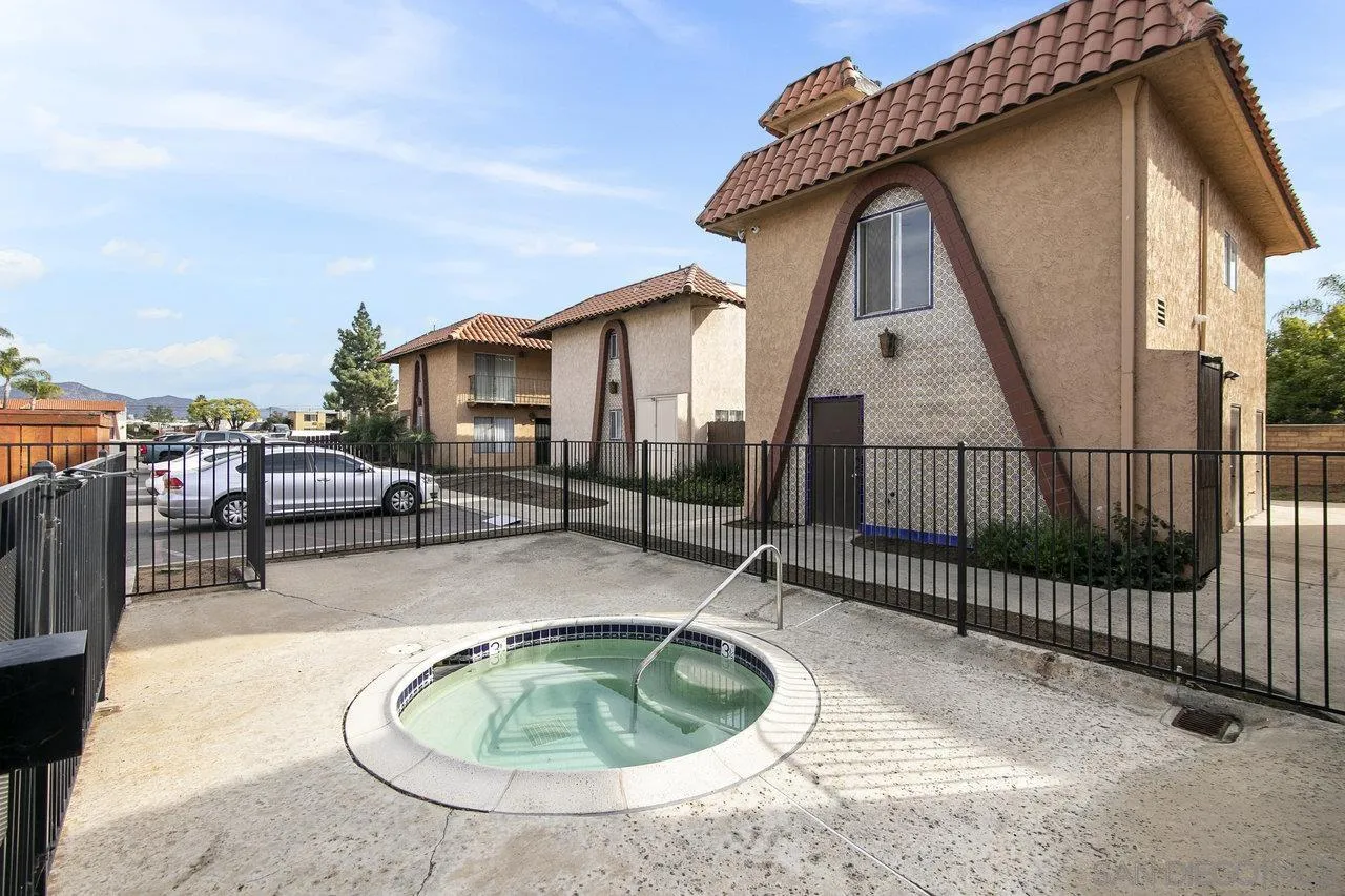 Photo #18: 250033630 Listing: Photo #18