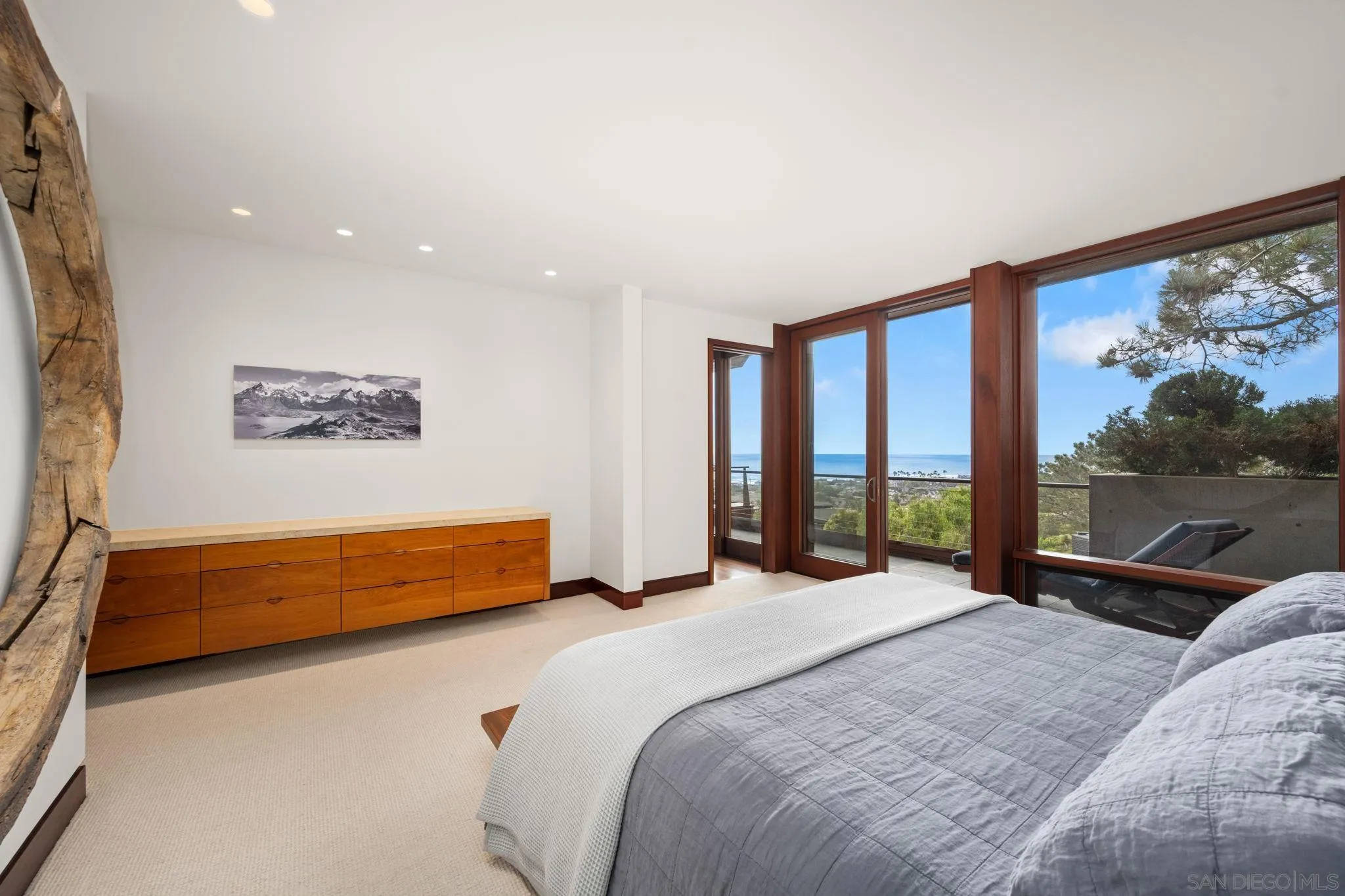 https://cdn.realtyfeed.com/cdn/127/250033631/5e8a422ba6aca366d2ca2cc902c68e13.webp