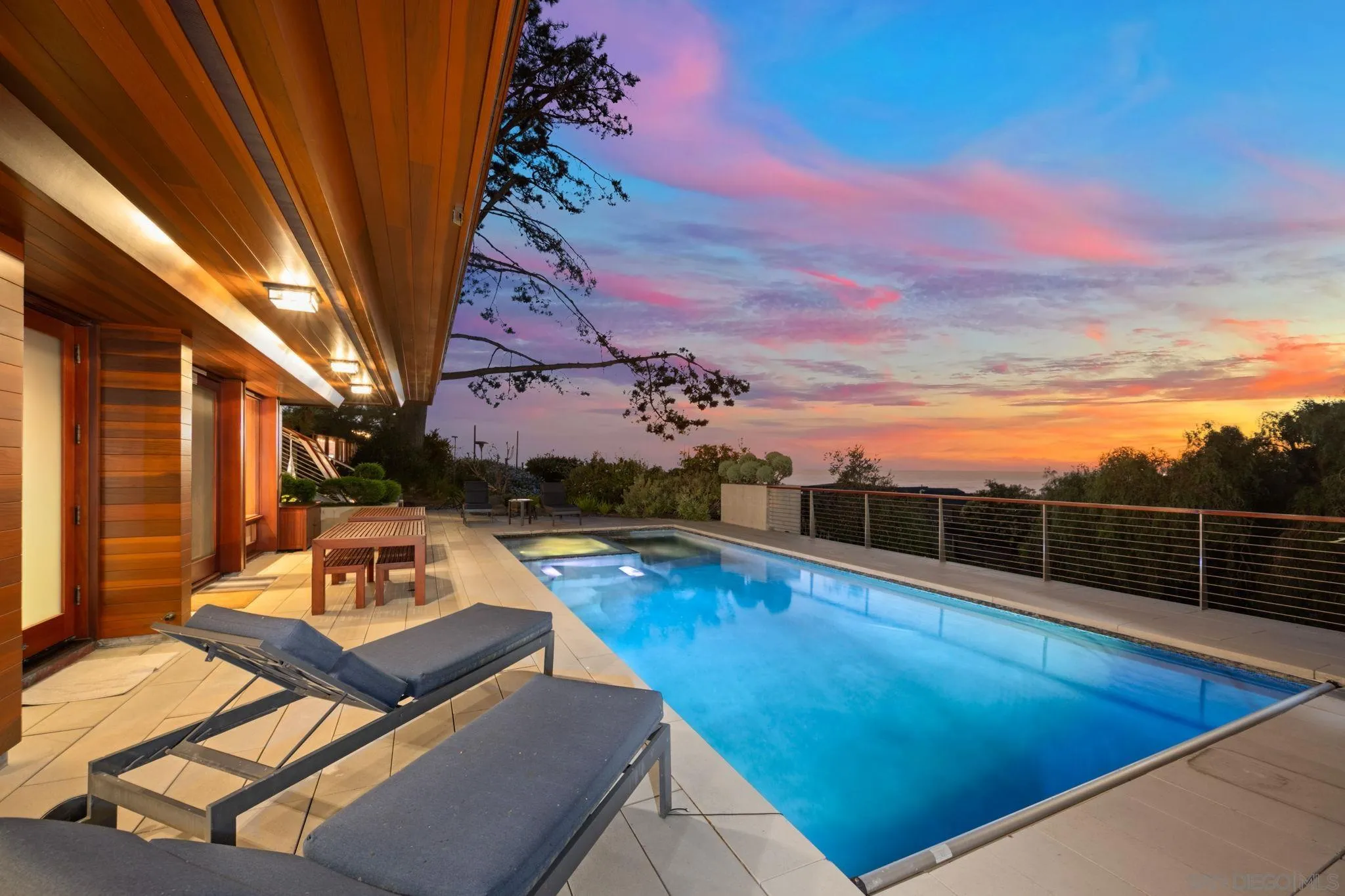 https://cdn.realtyfeed.com/cdn/127/250033631/c1cdcf698d9a68449ac7dfdaae7833e7.webp
