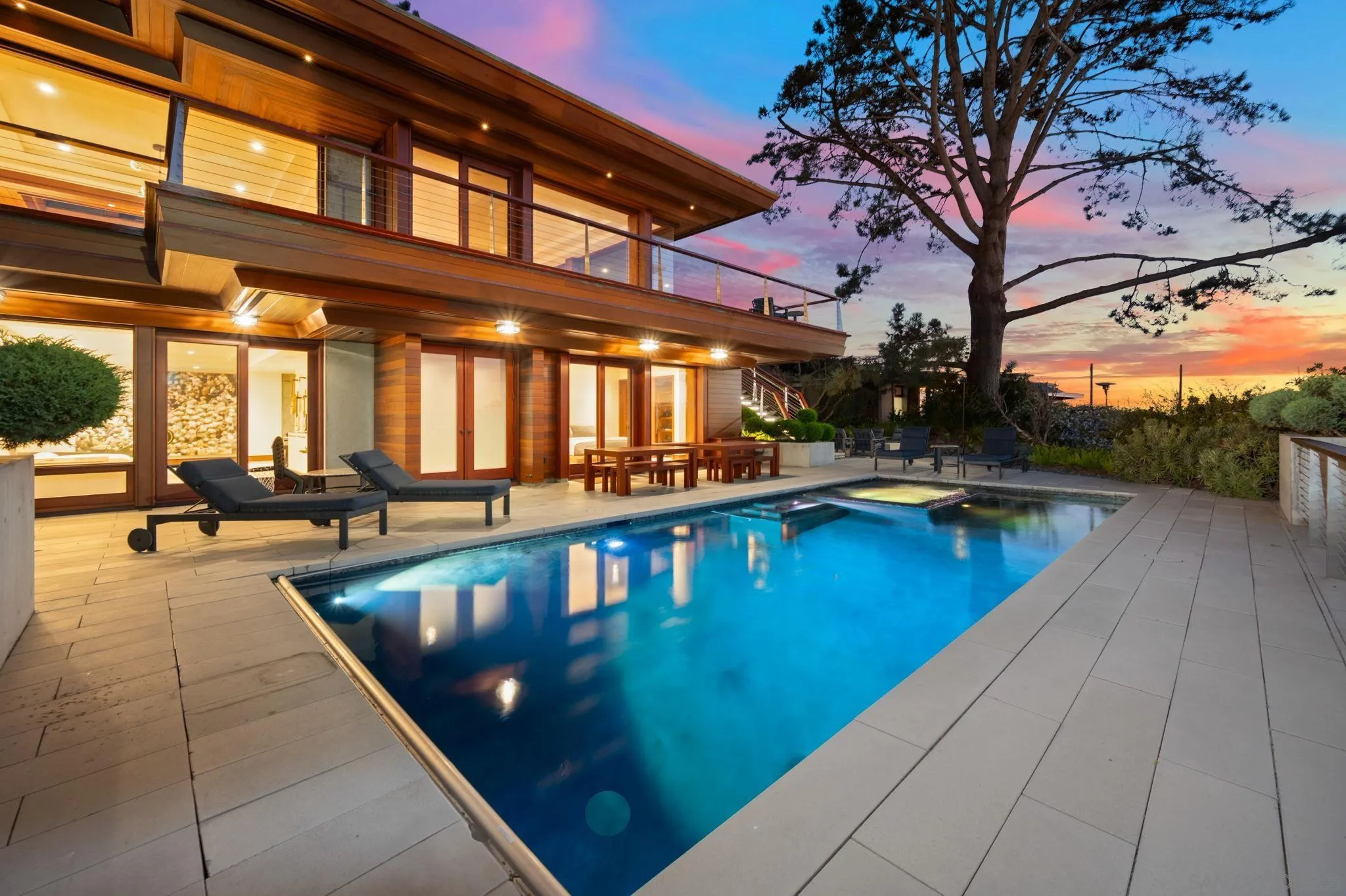 https://cdn.realtyfeed.com/cdn/127/250033631/f4e273612c3cb18448cac86b3959206c.webp