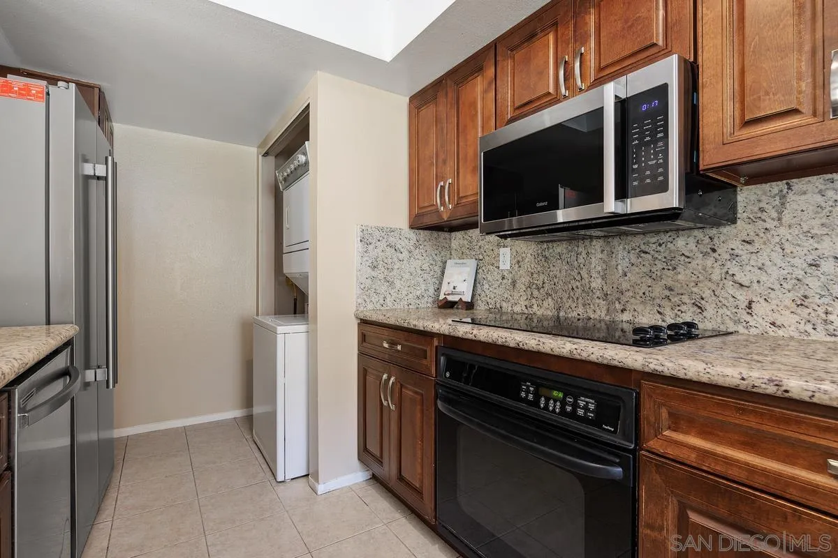 Photo #10: 250033632 Listing: Photo #10