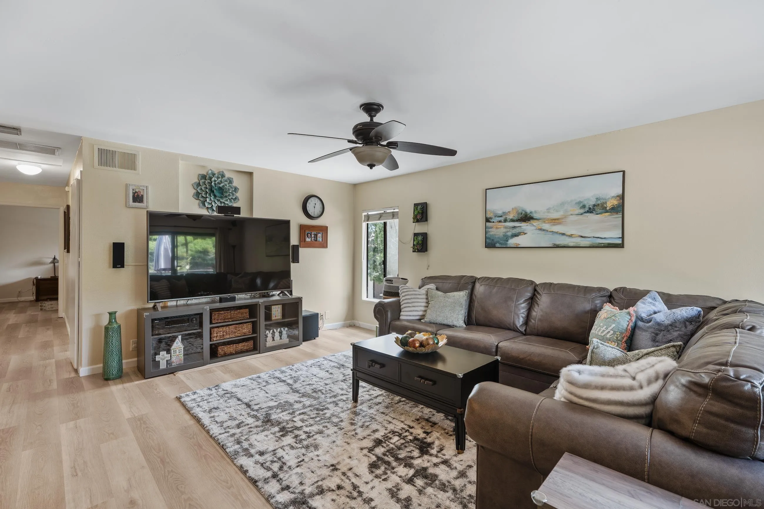 Photo #5: 250033635 Listing 