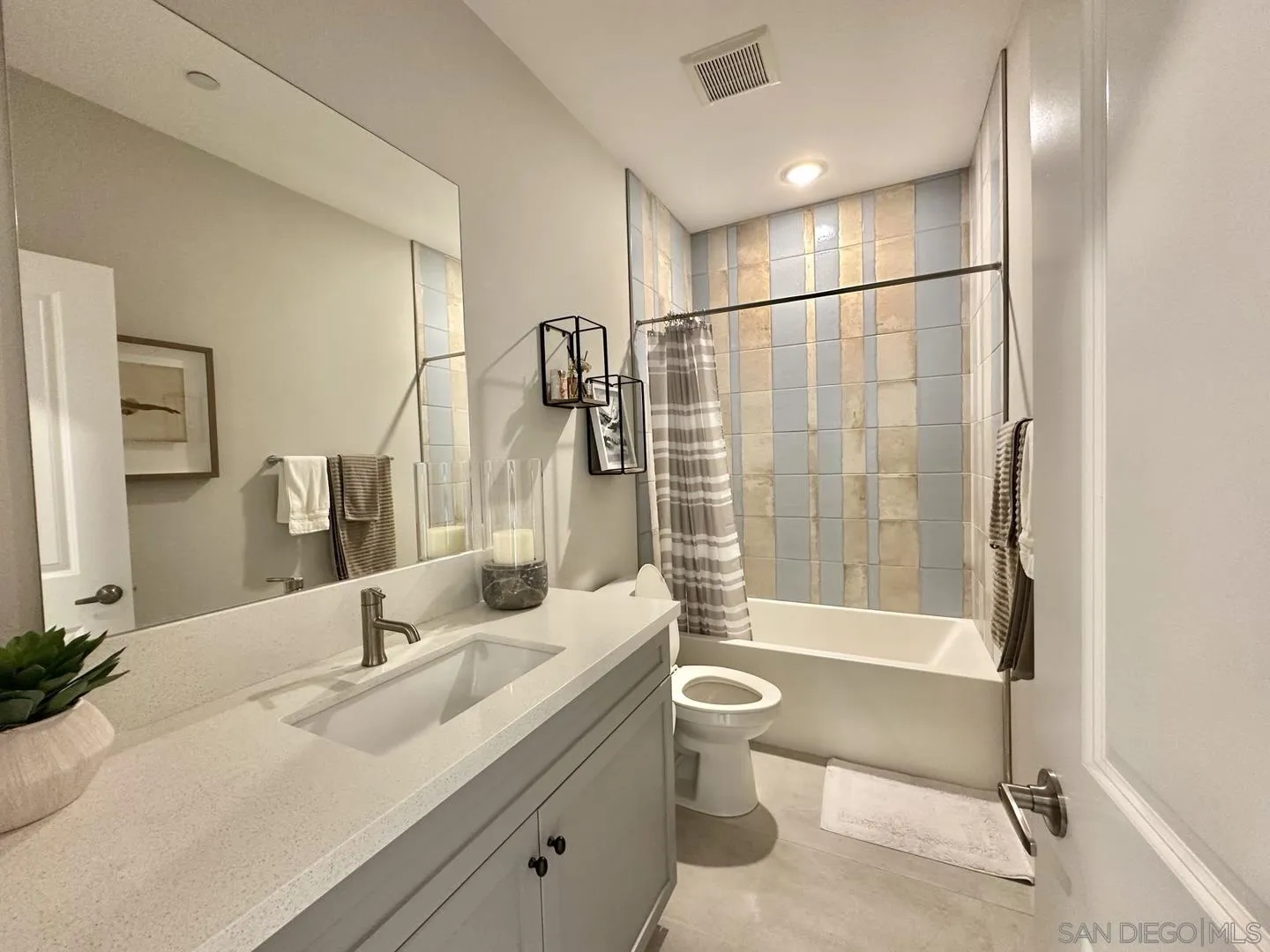 Photo #13: 250033640 Listing: Photo #13