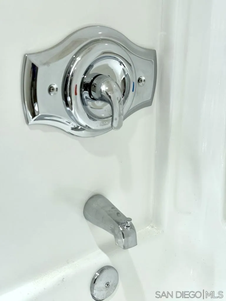 https://cdn.realtyfeed.com/cdn/127/250033653/e9ac7851f3a7de50c5883c9a80728e00.webp