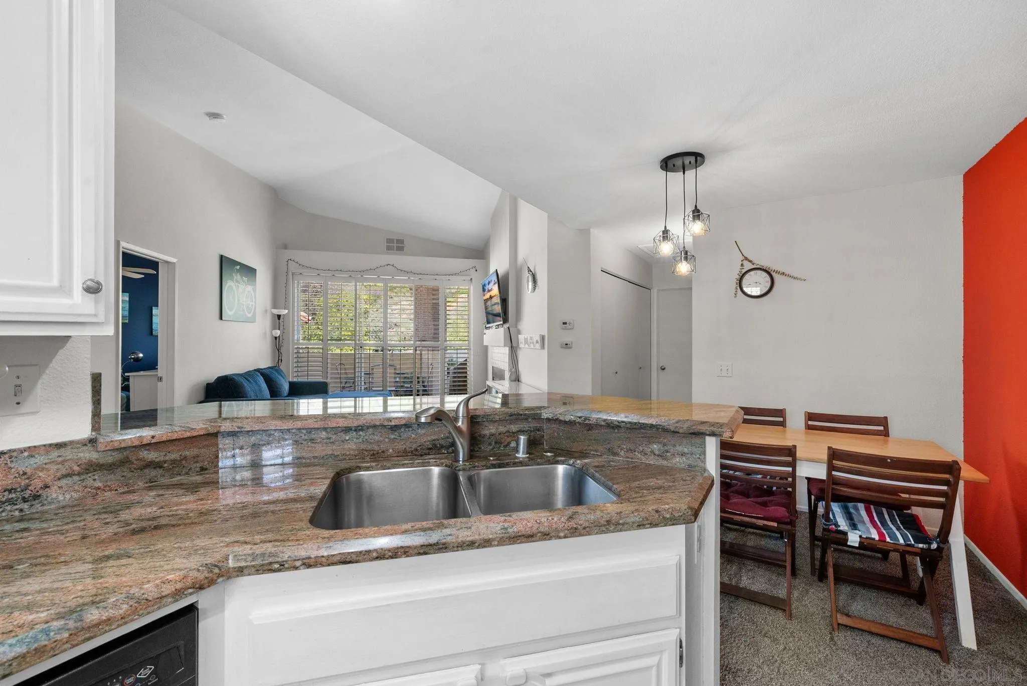Photo #9: 250033654 Listing: Photo #9