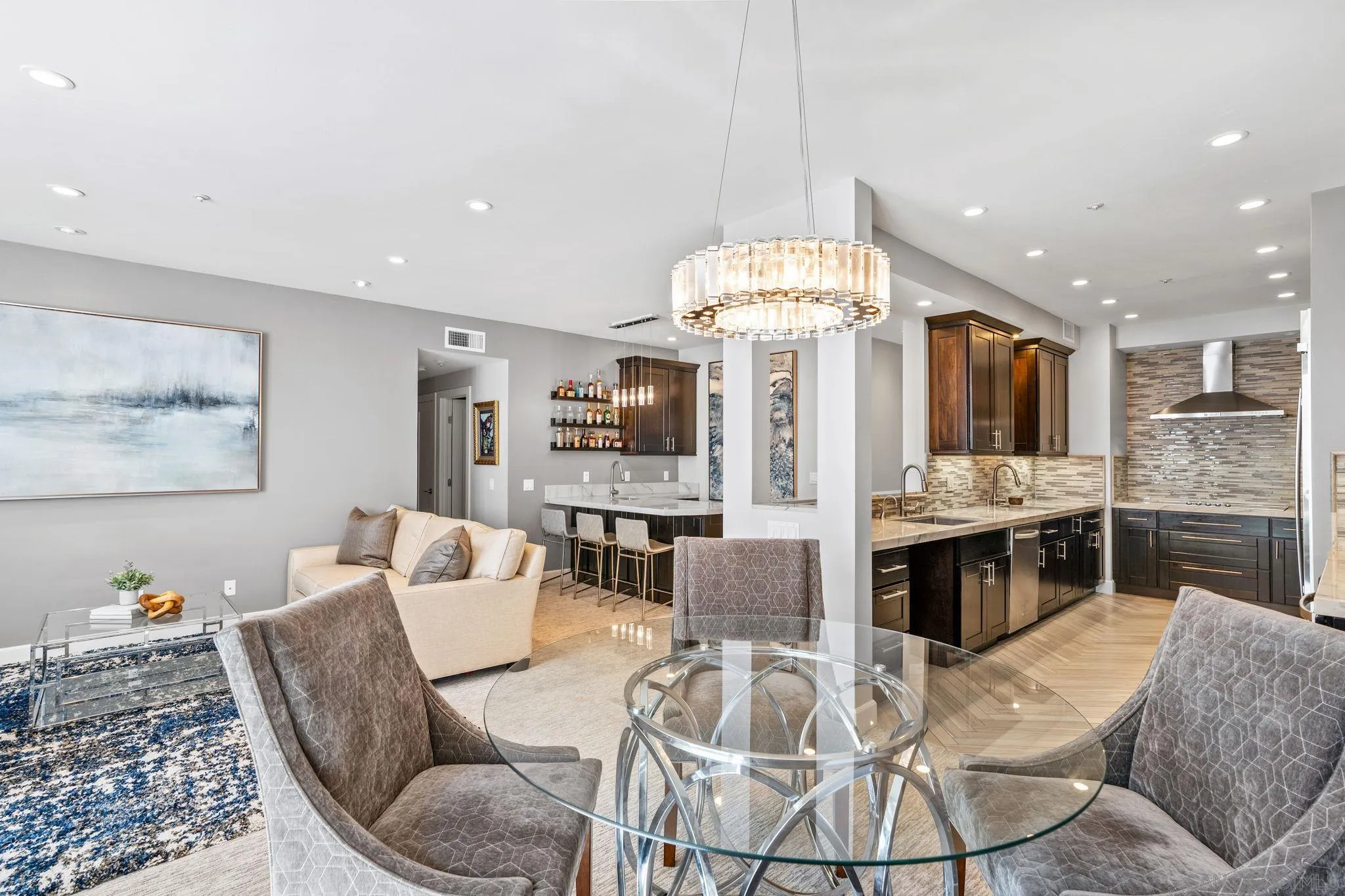 Photo #5: 250033655 Listing 