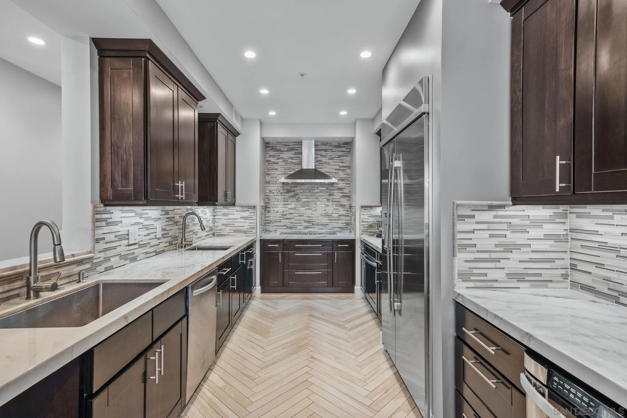 Photo #2: 250033655 Listing 
