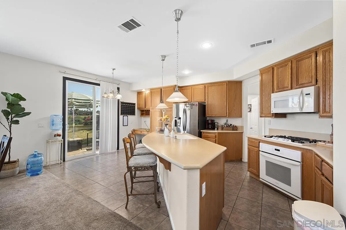 https://cdn.realtyfeed.com/cdn/127/250033657/2fdb24faa0e076c84e2a1efedd84a575.webp