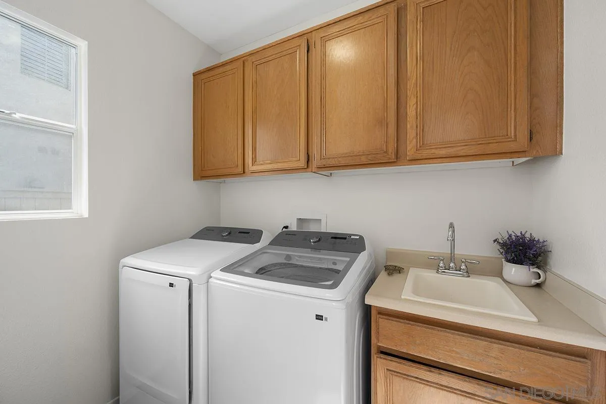 https://cdn.realtyfeed.com/cdn/127/250033657/89ab1d861193fd50e3456e12ab2f2844.webp