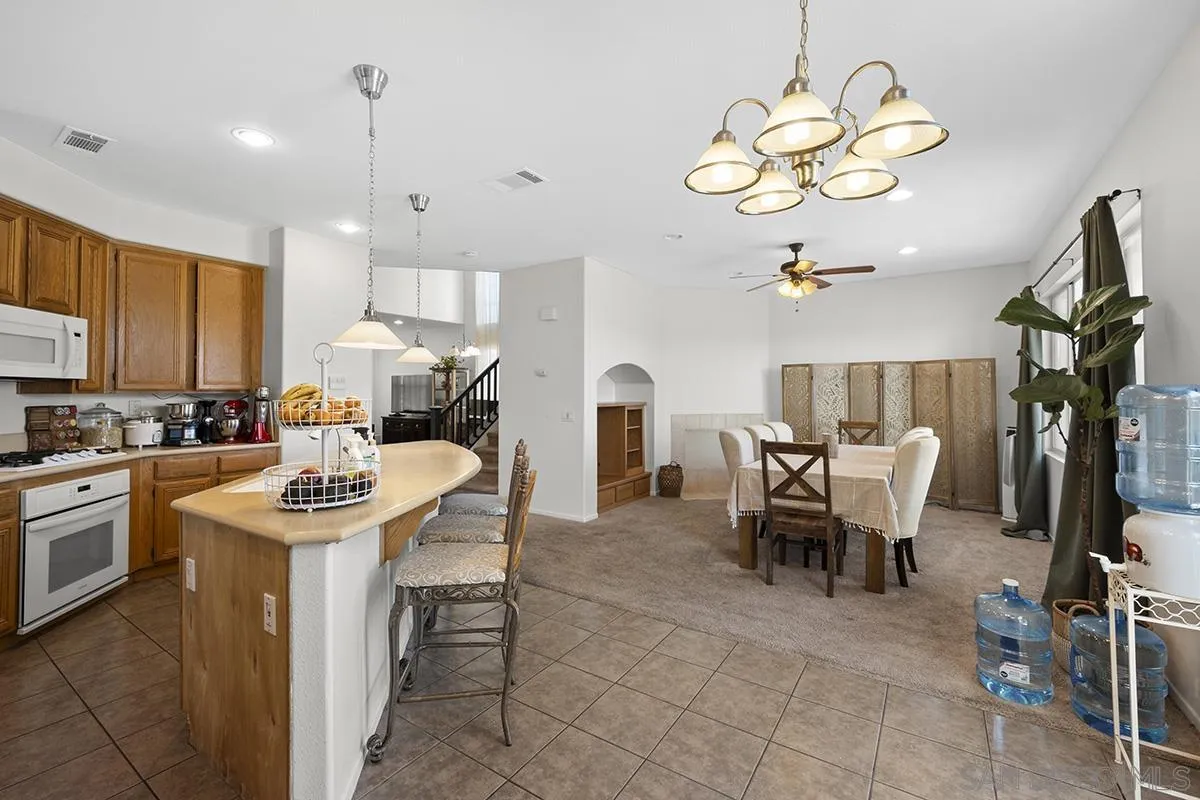 https://cdn.realtyfeed.com/cdn/127/250033657/b0e9cd1c5cf3aee101d9bf016d20a94e.webp