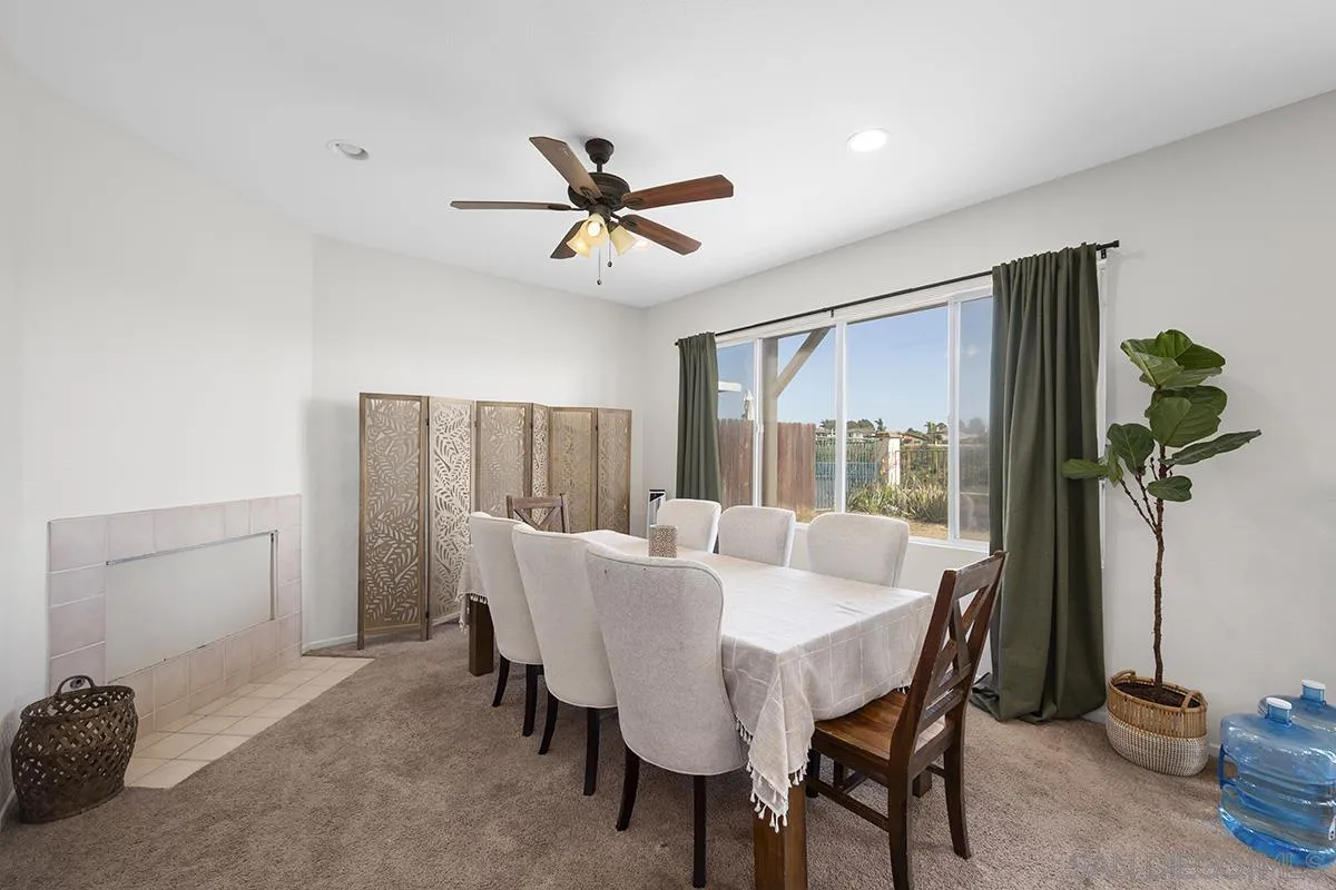 https://cdn.realtyfeed.com/cdn/127/250033657/cc3ee1eb0428b68cd43944423702fa0b.webp