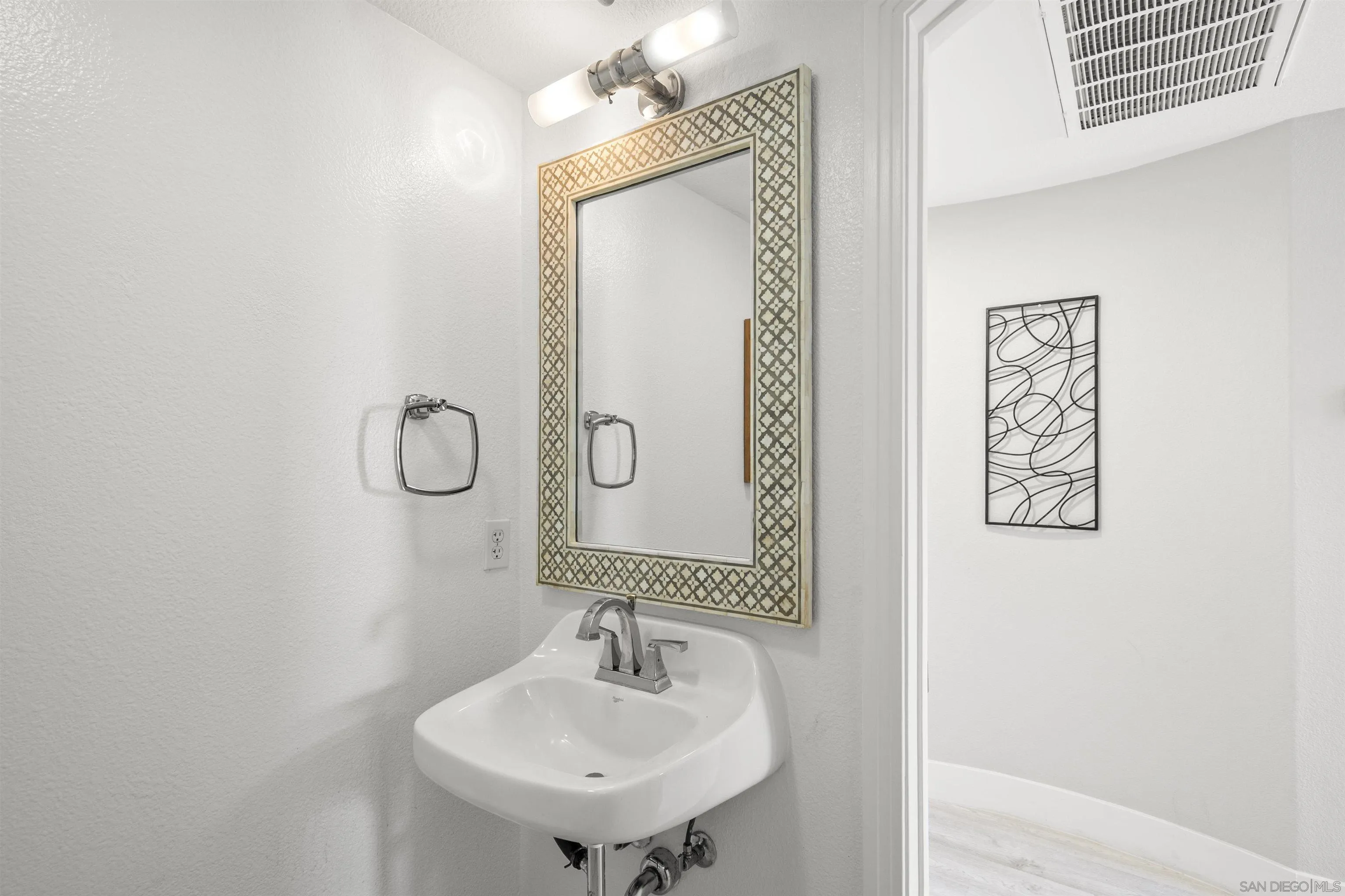 Photo #20: 250033660 Listing: Photo #20