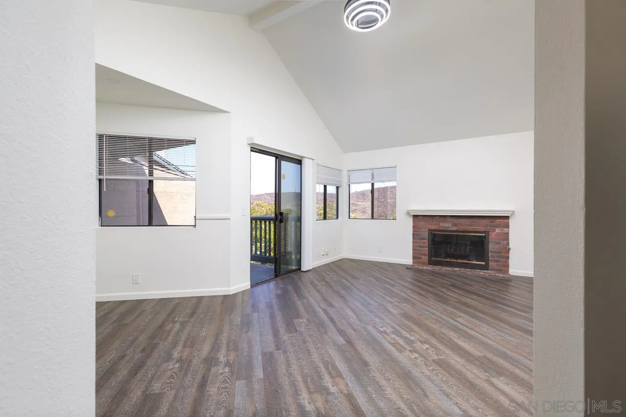https://cdn.realtyfeed.com/cdn/127/250033661/7b5463d16b70927a3b93a1df1d556841.webp