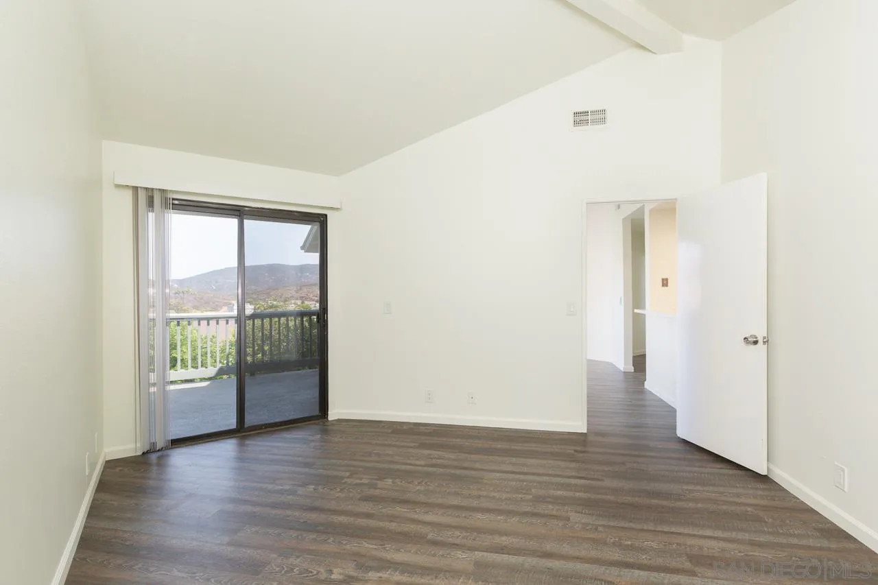 https://cdn.realtyfeed.com/cdn/127/250033661/de784d378016a722a72b5004ccddb455.webp
