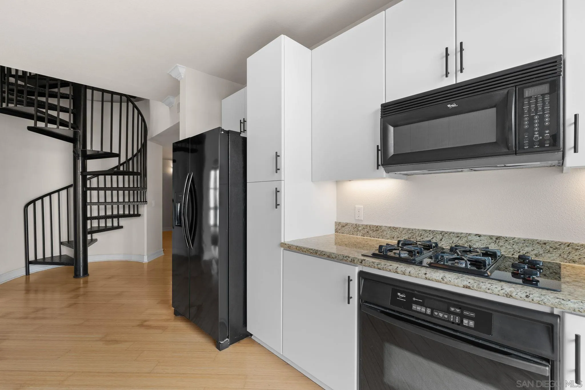 https://cdn.realtyfeed.com/cdn/127/250033664/241b9b3a438cf5c7f2ae0ddebfd3c7d0.webp